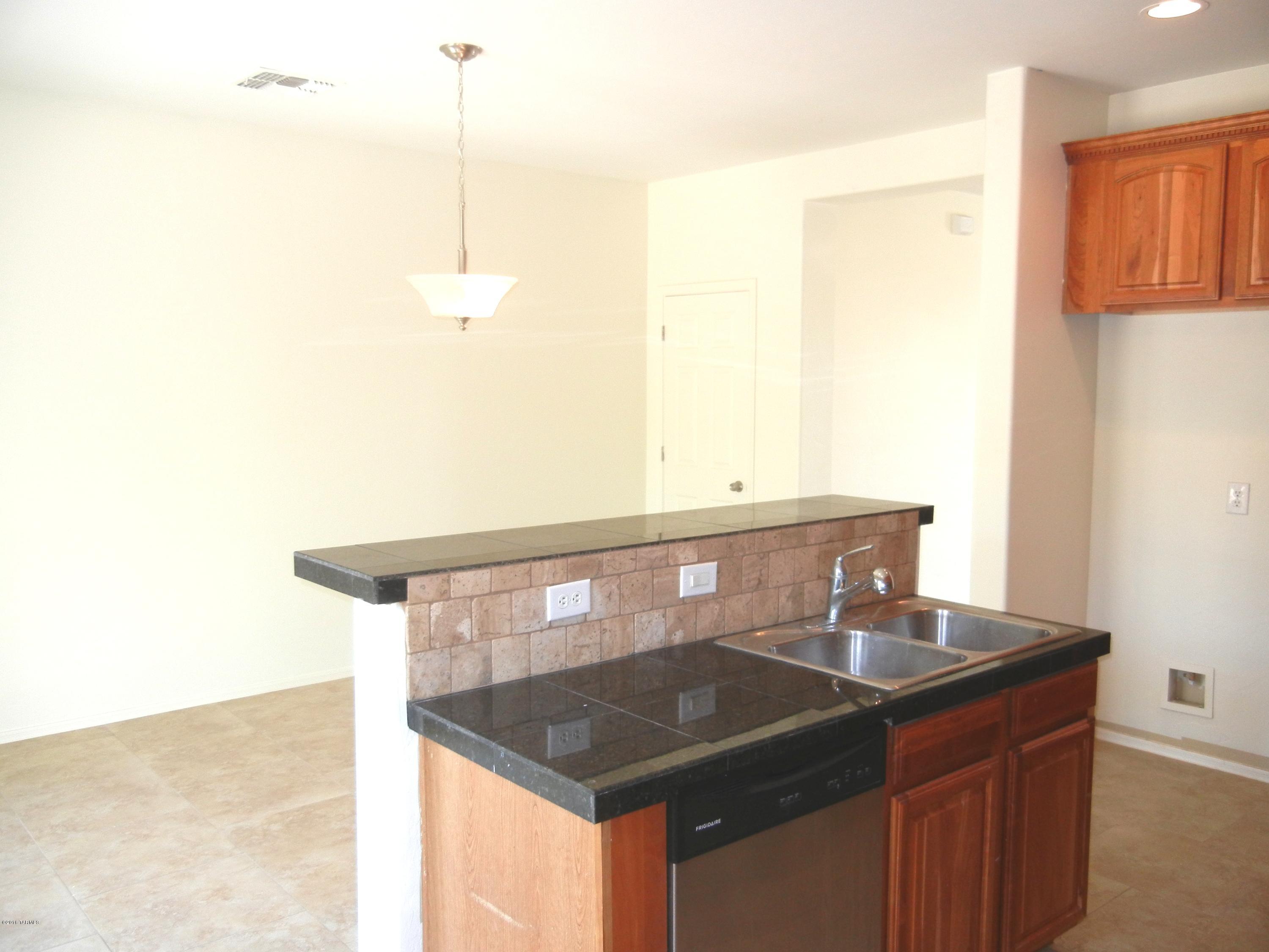 6249 E Stonechat Drive