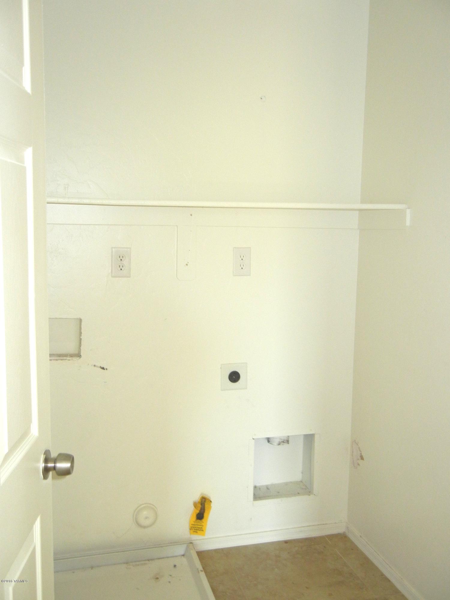 6249 E Stonechat Drive