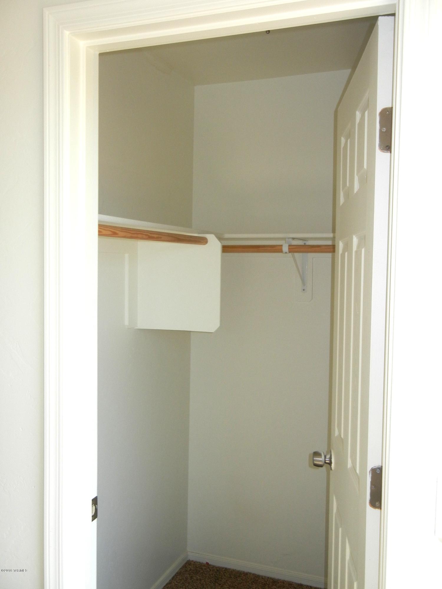 6249 E Stonechat Drive