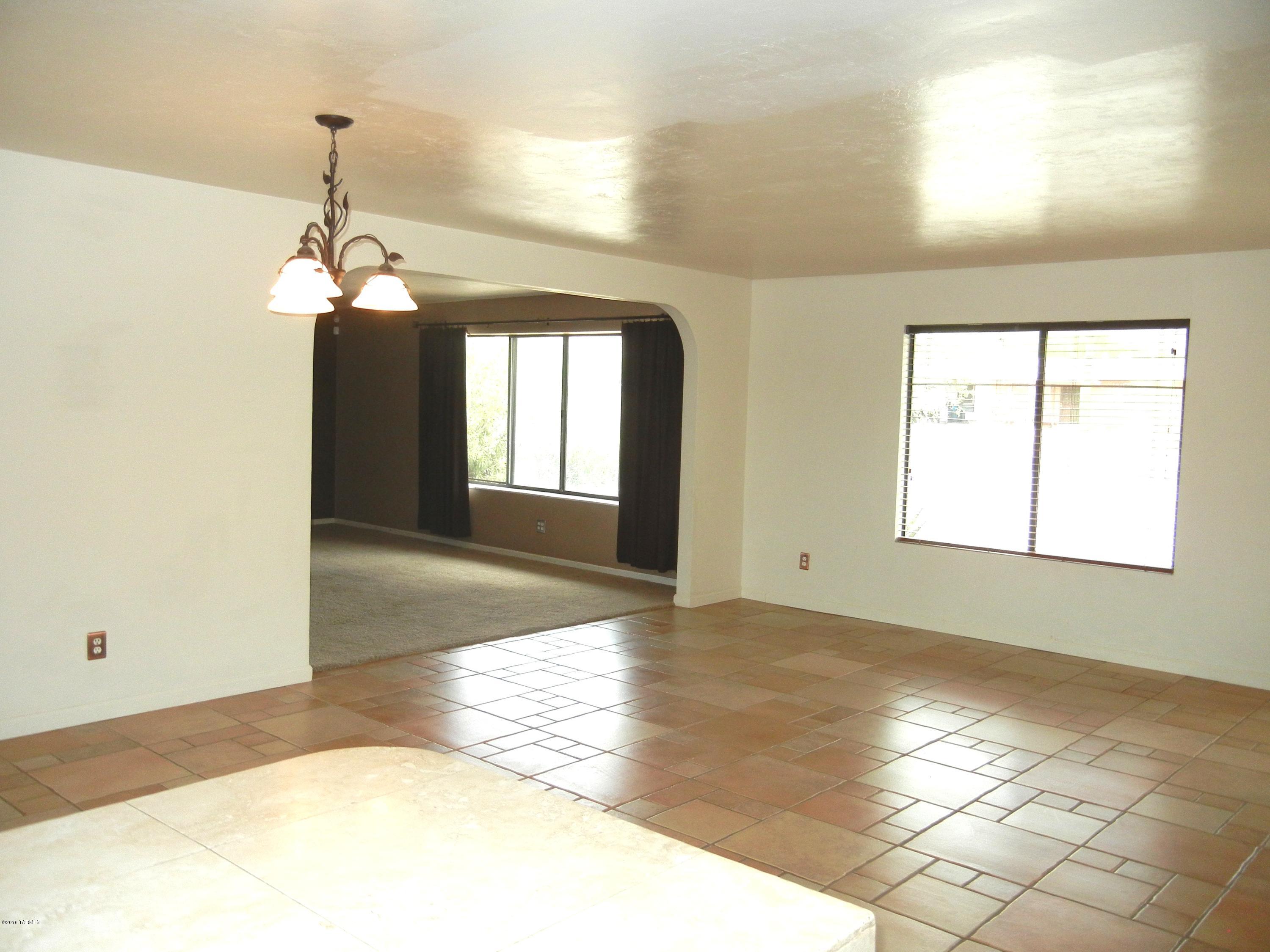 4621 N Rio Vista Drive