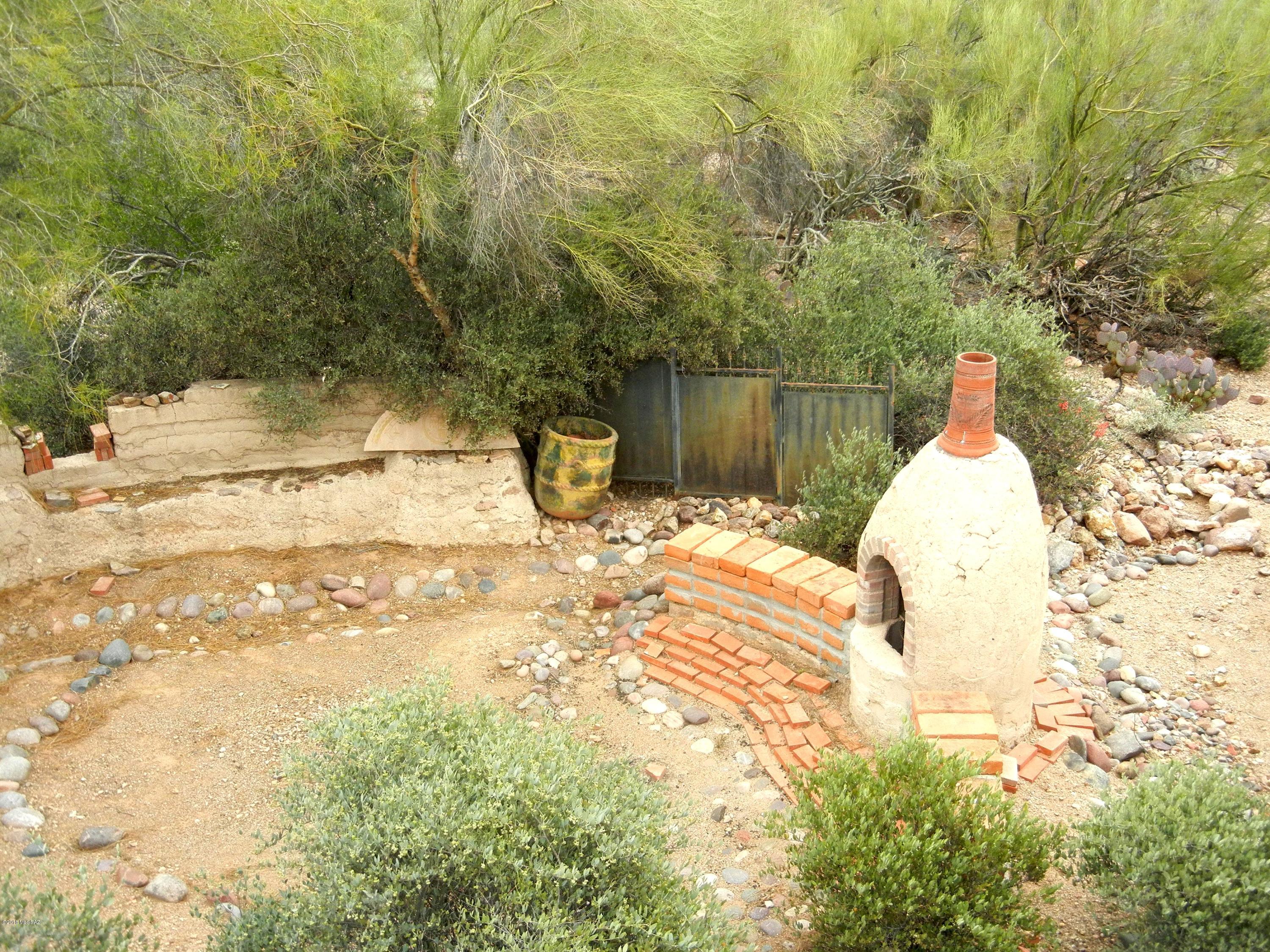 2280 N El Moraga Drive