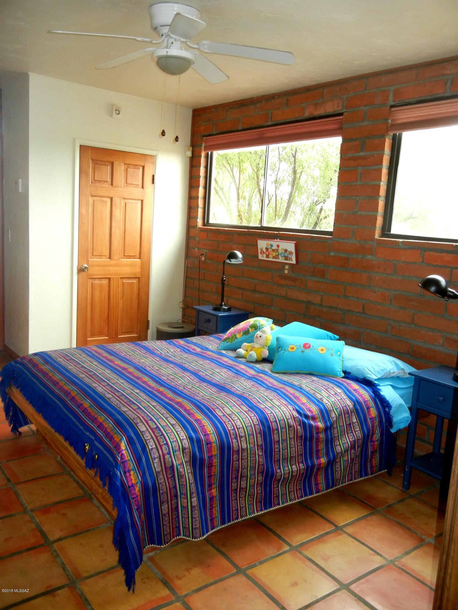 2280 N El Moraga Drive