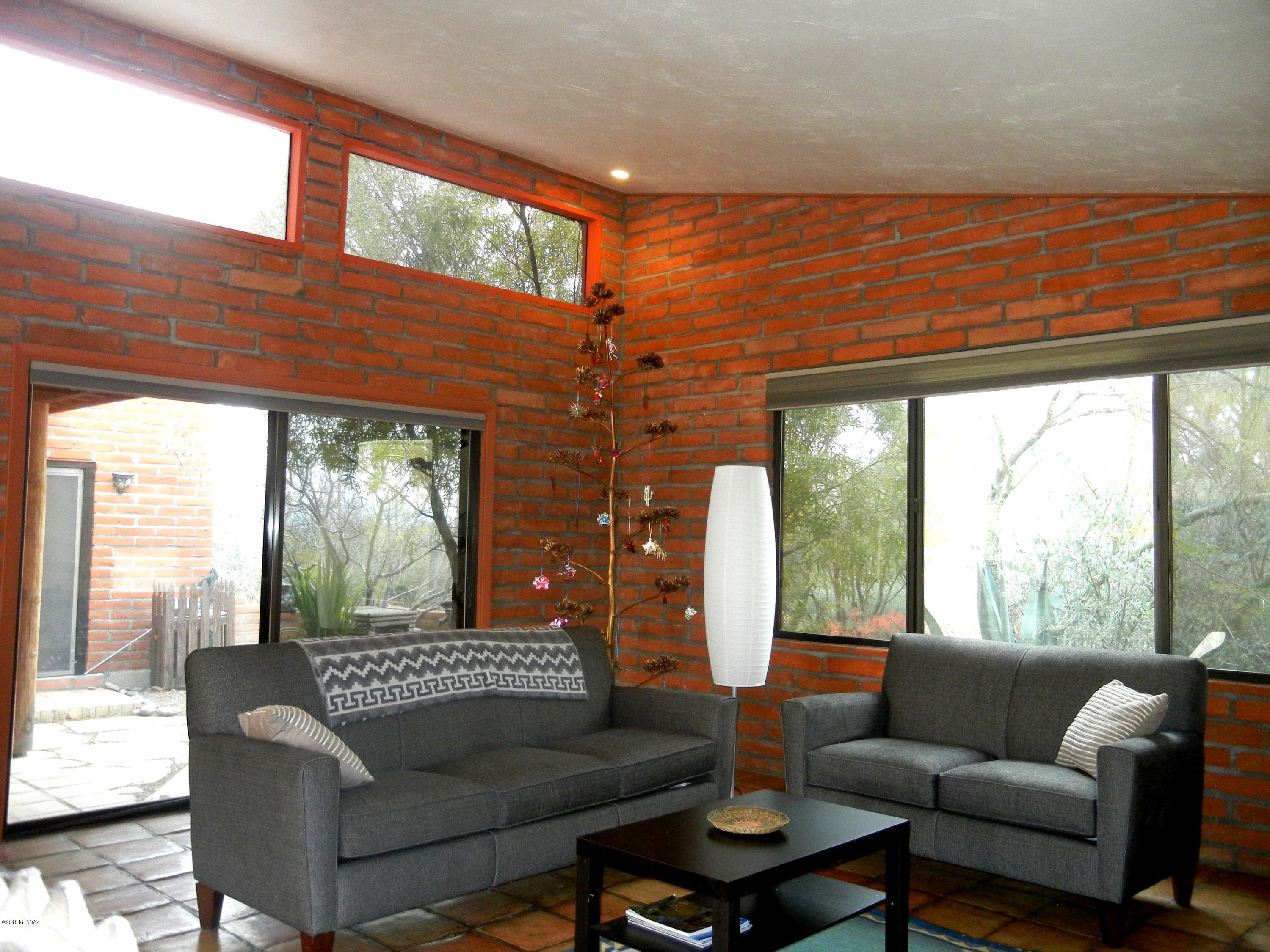 2280 N El Moraga Drive