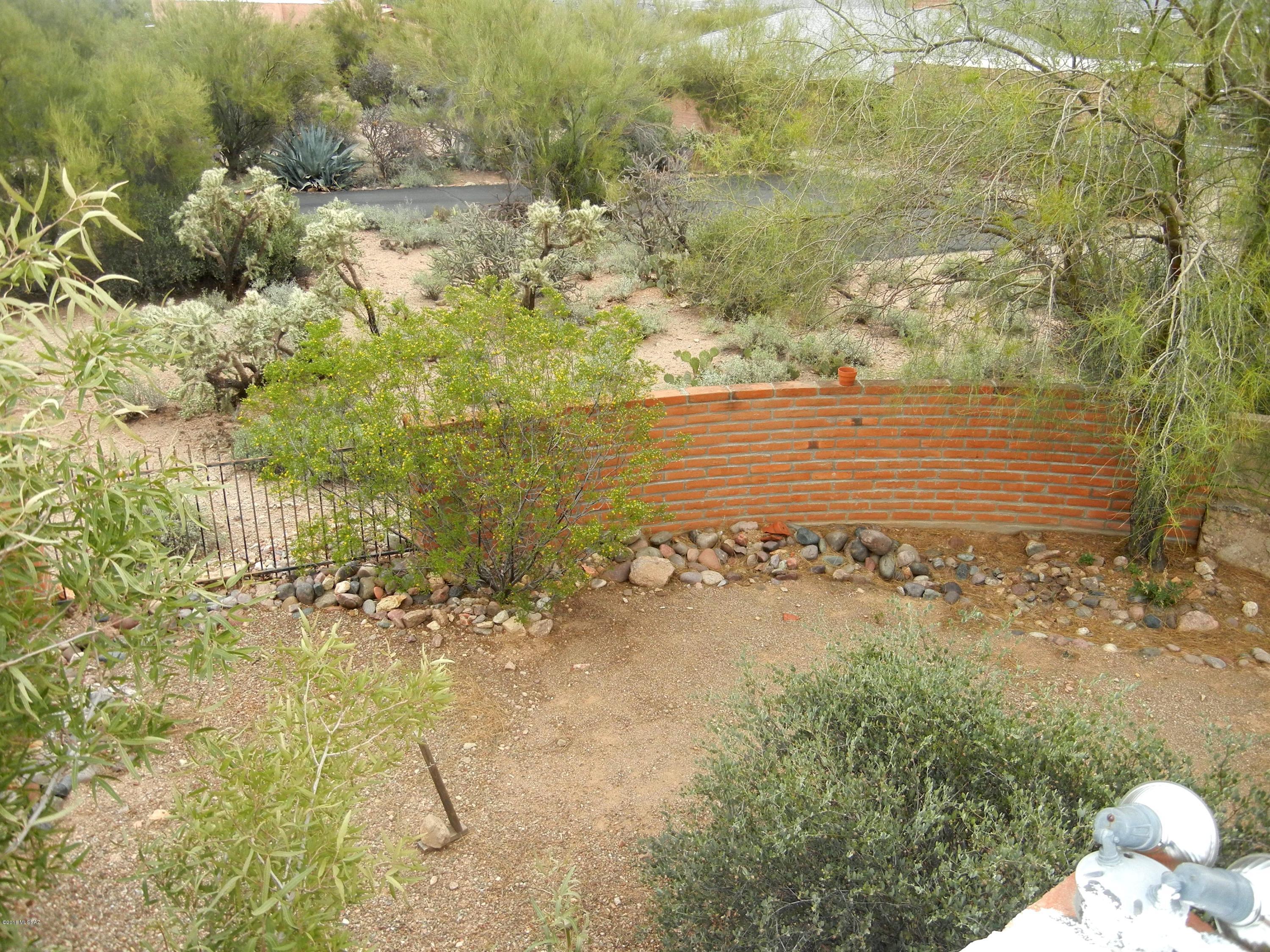 2280 N El Moraga Drive