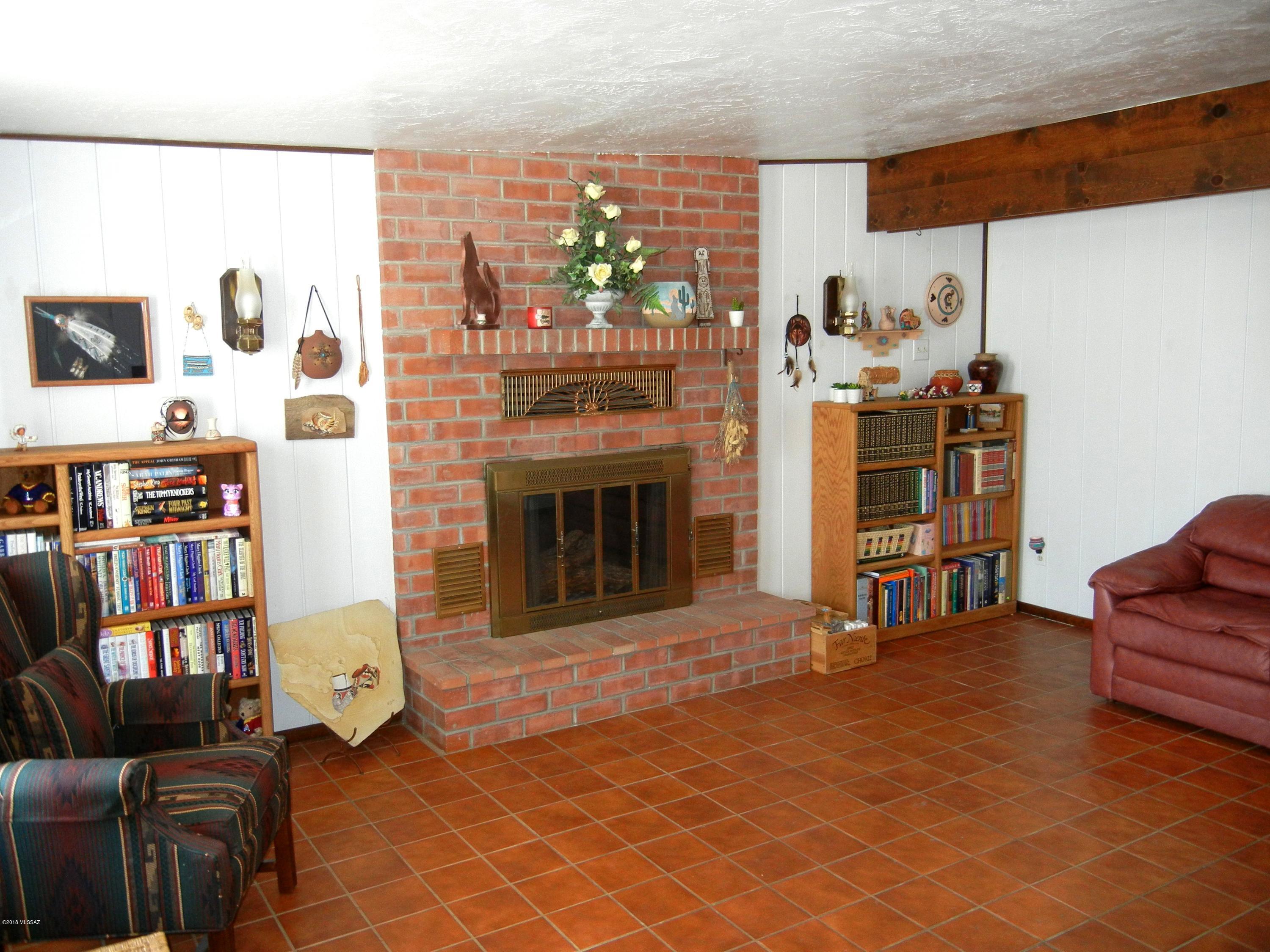 580 W Placita De La Poza