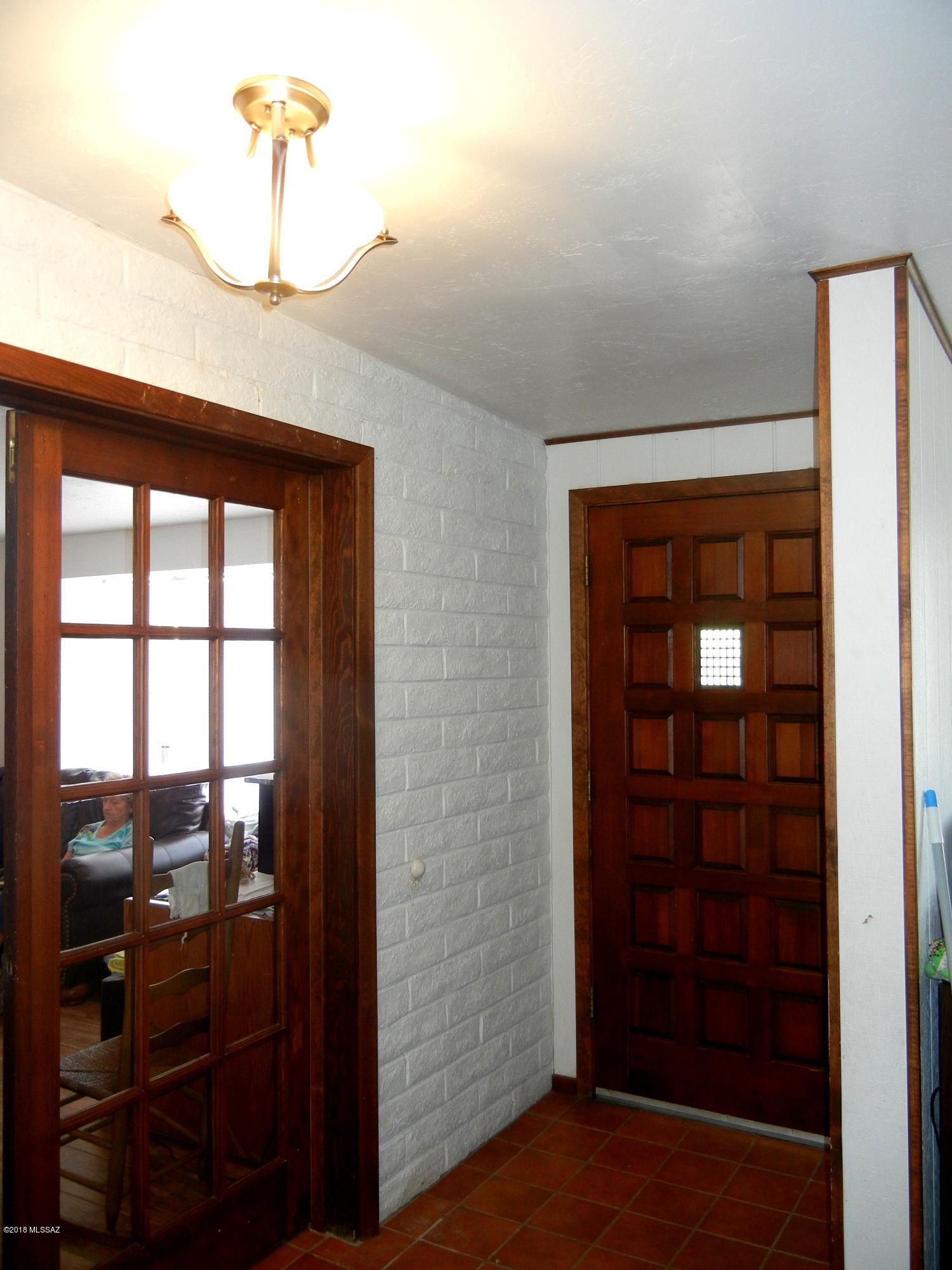 580 W Placita De La Poza