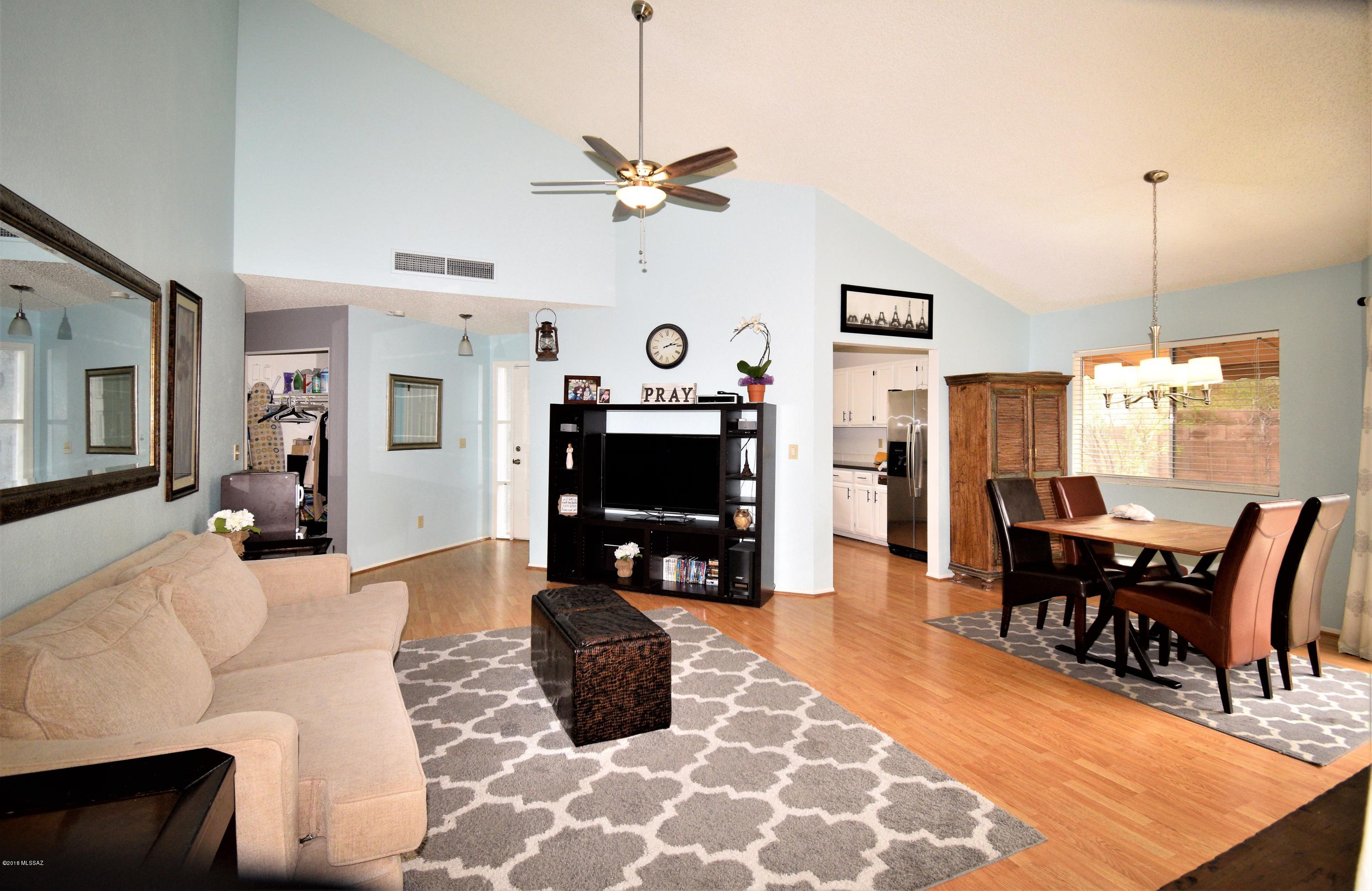 2948 W Yorkshire Street