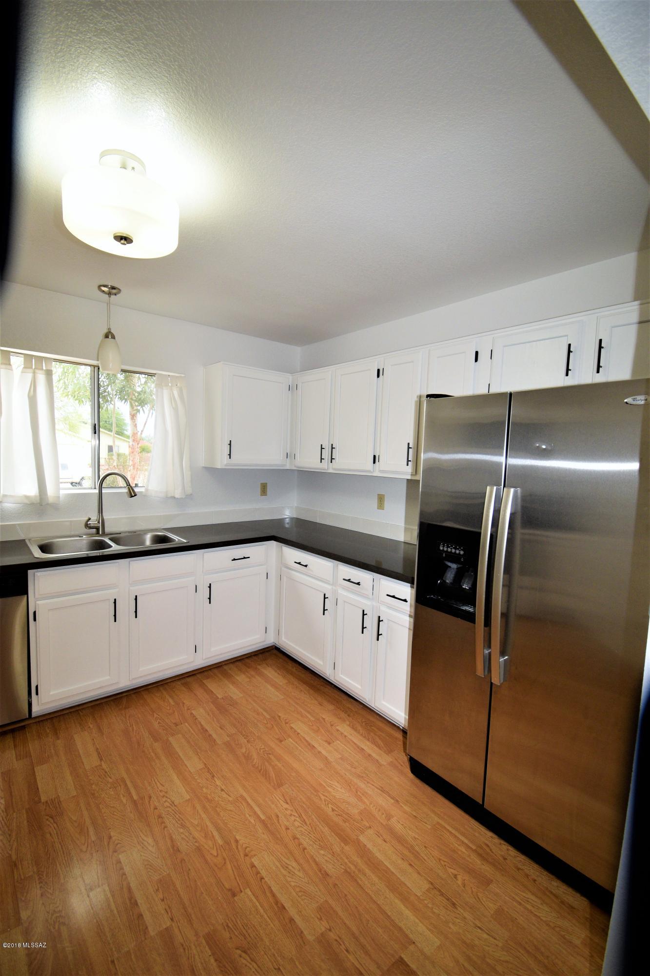 2948 W Yorkshire Street