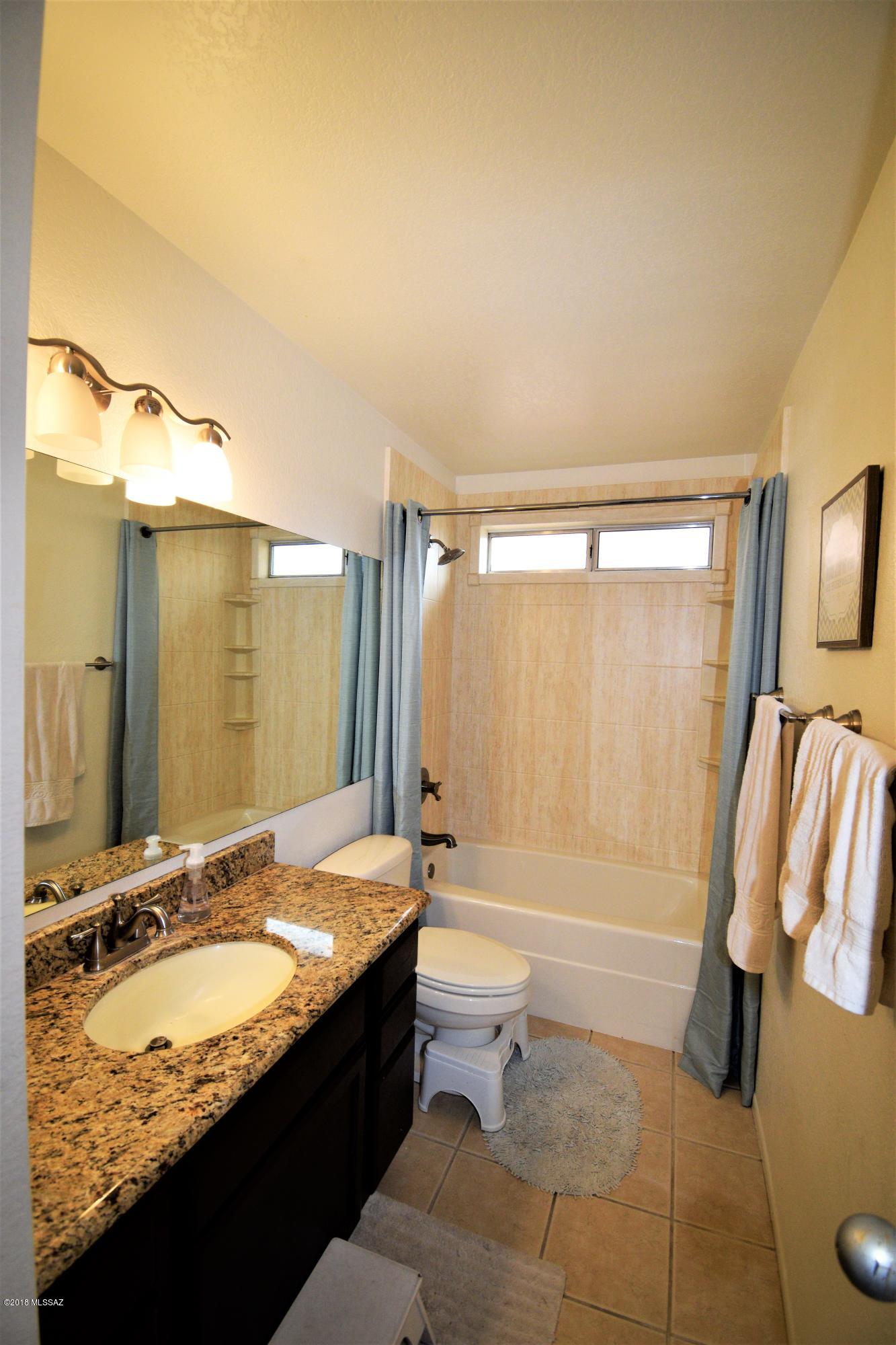 2948 W Yorkshire Street