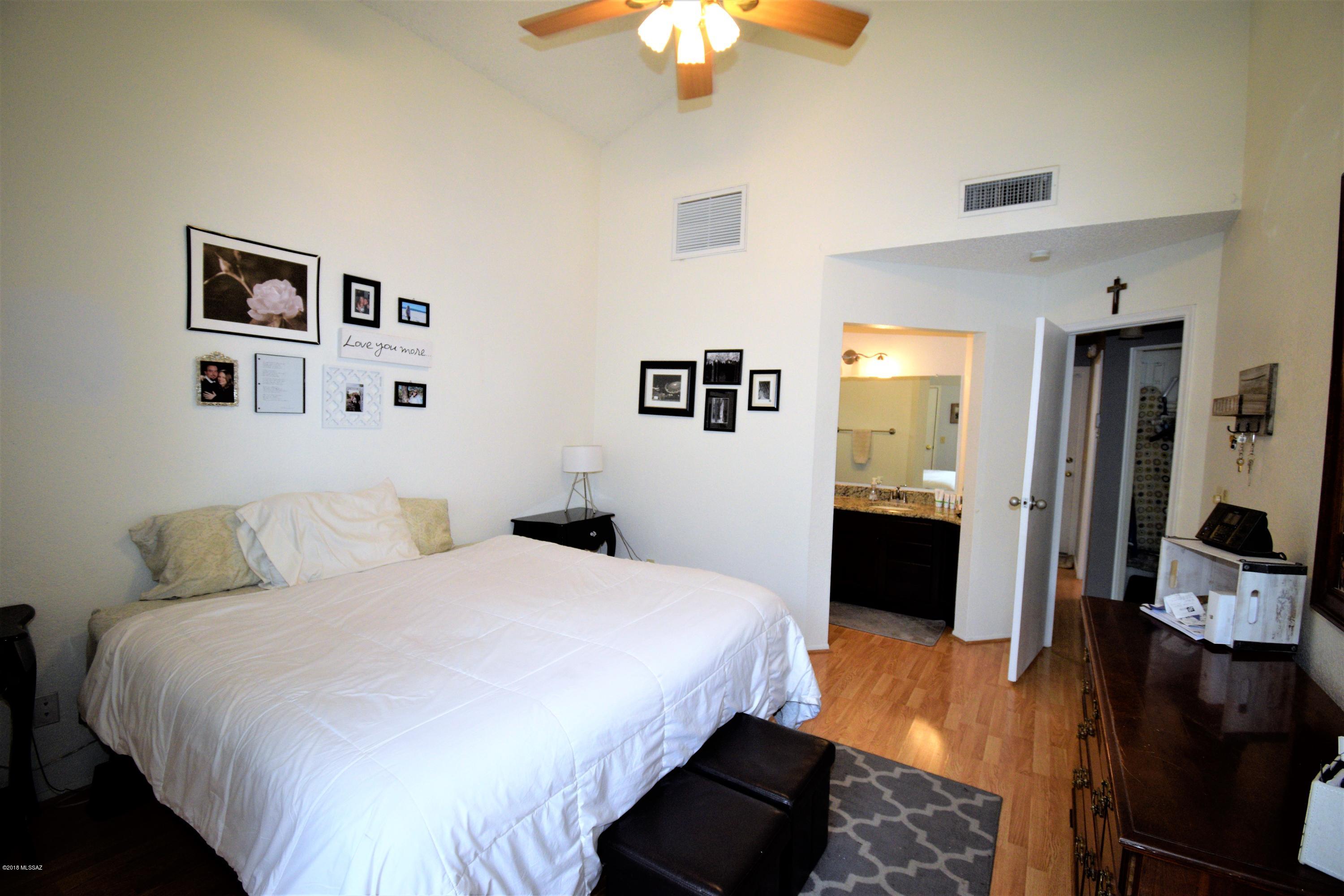 2948 W Yorkshire Street