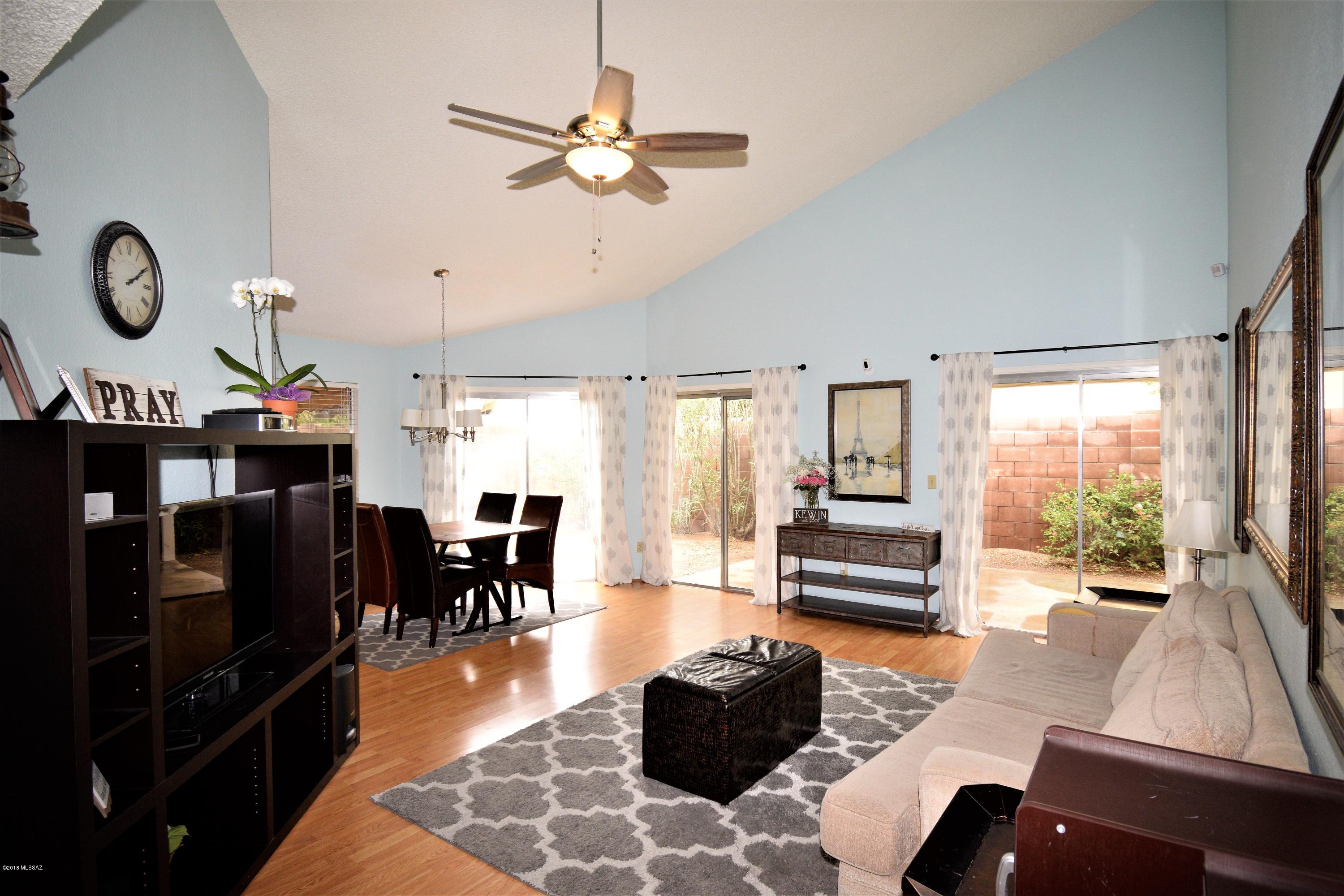 2948 W Yorkshire Street