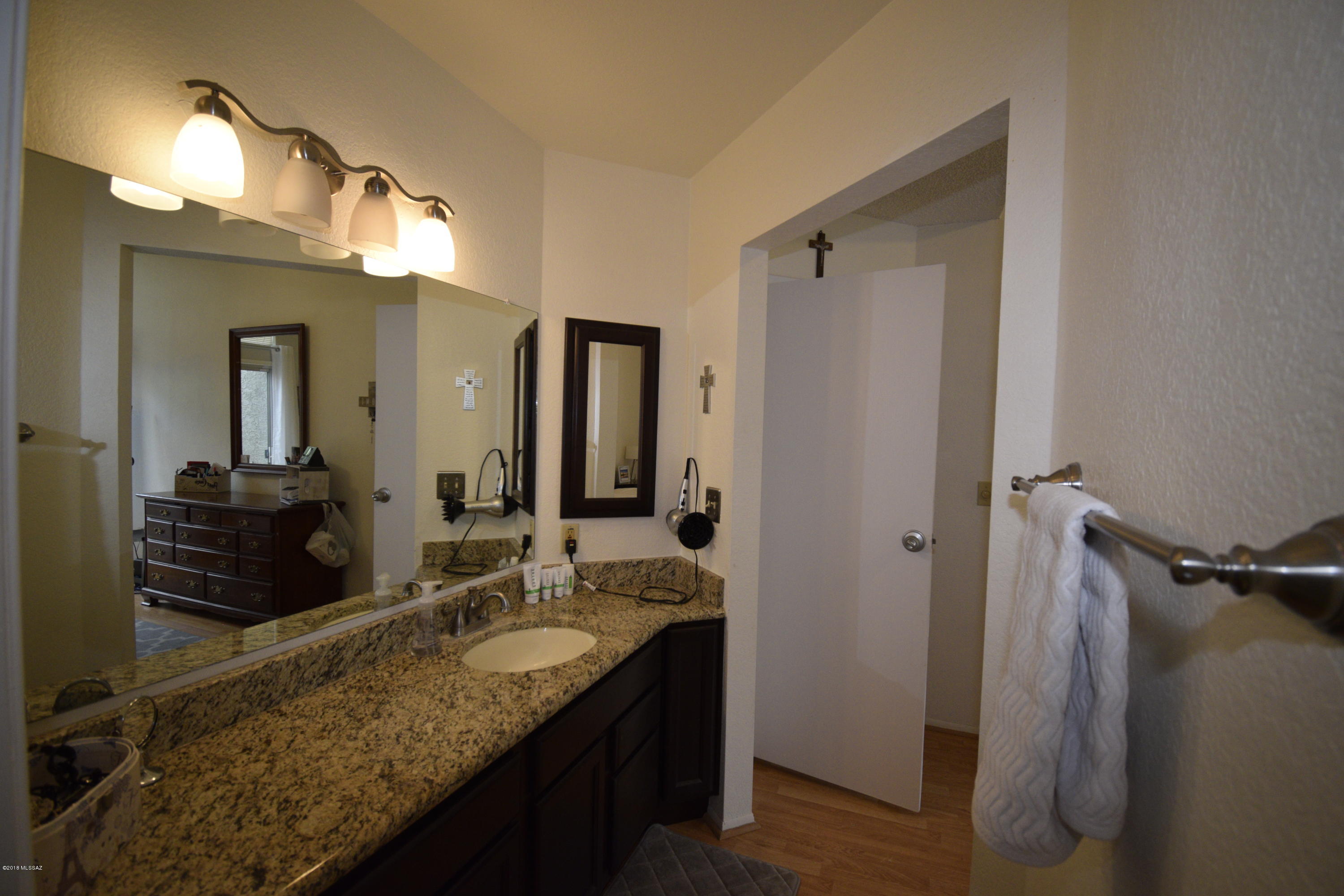 2948 W Yorkshire Street