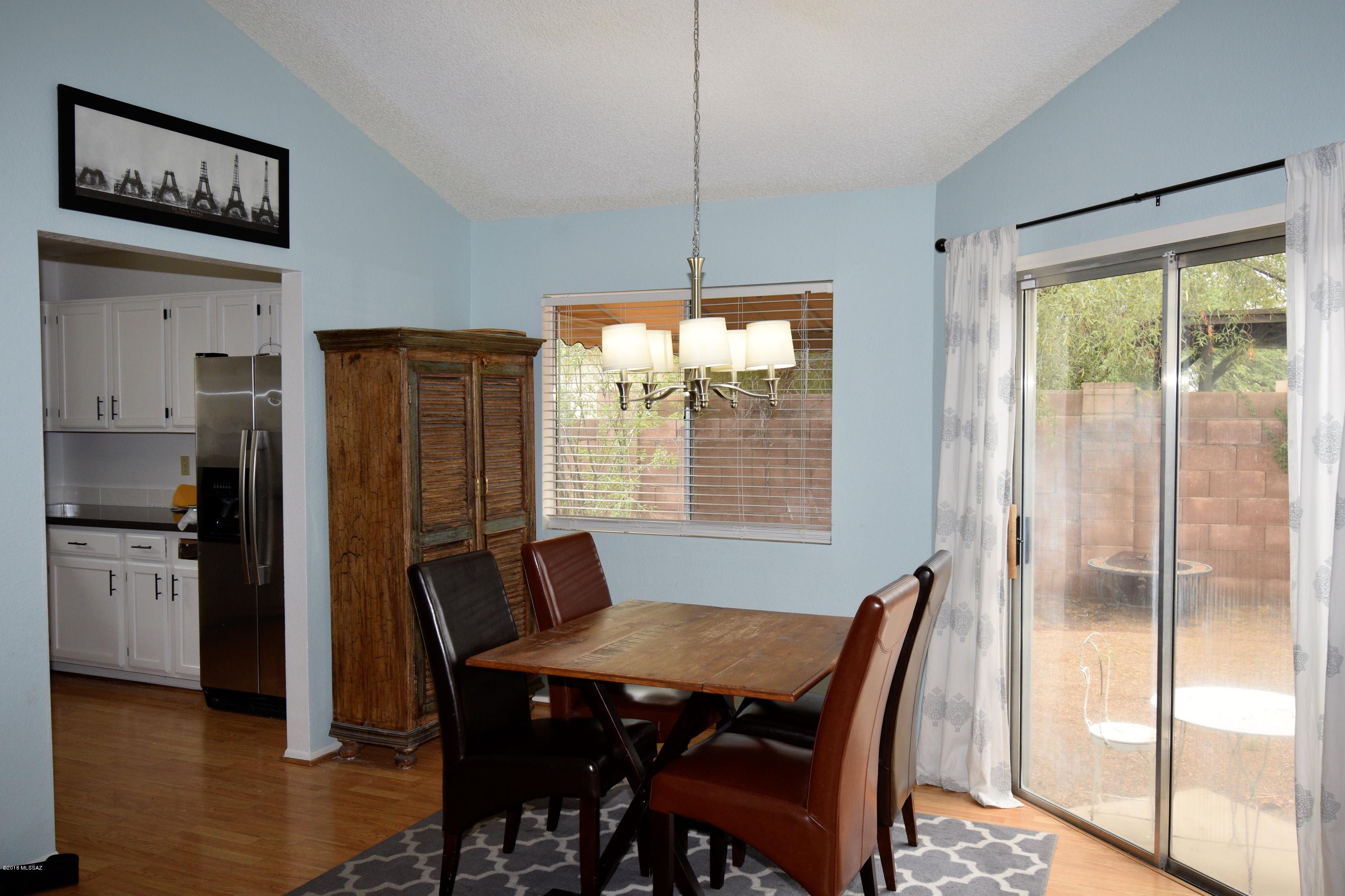 2948 W Yorkshire Street