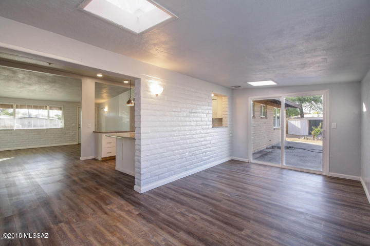 7433 N Stanton Place