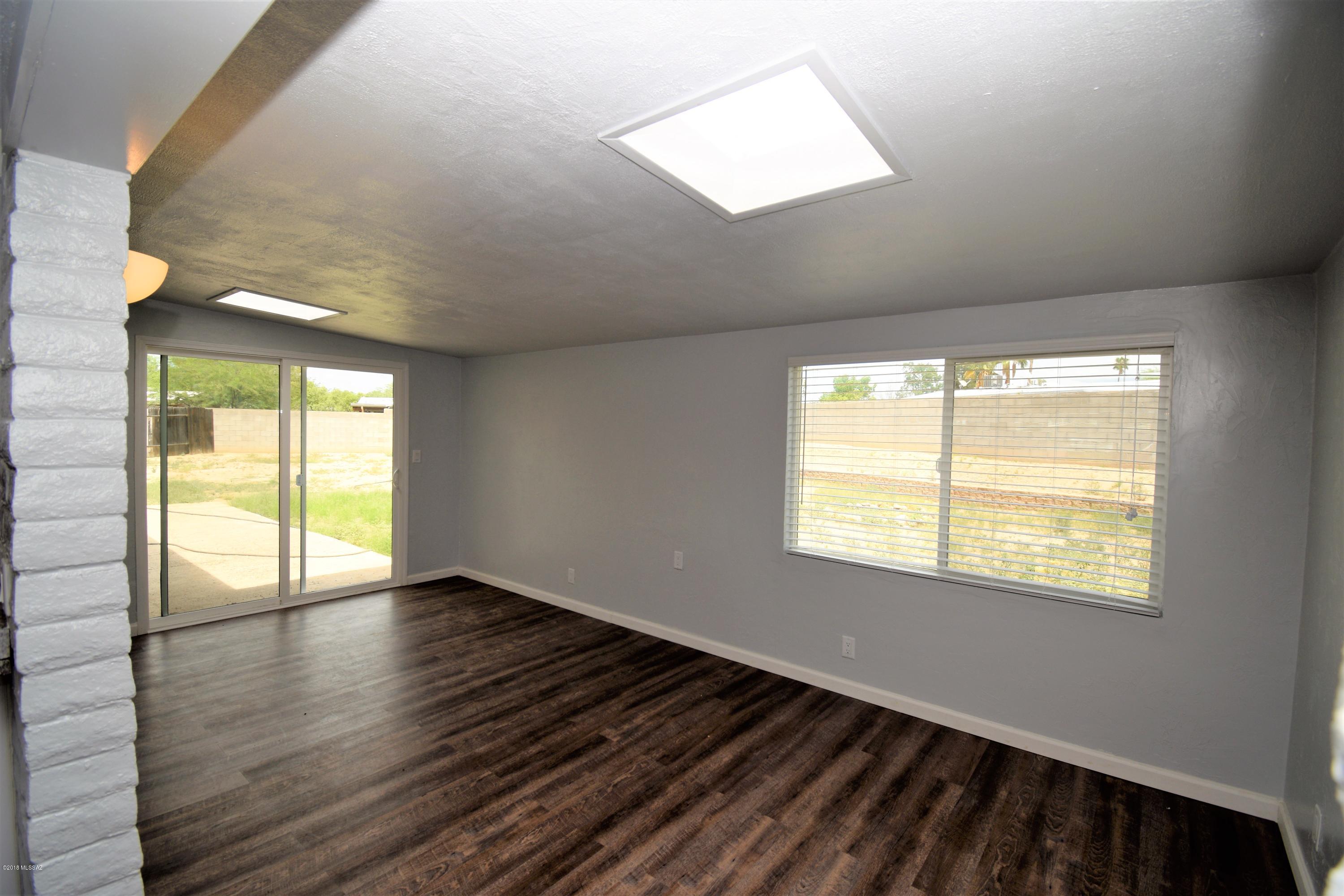 7433 N Stanton Place