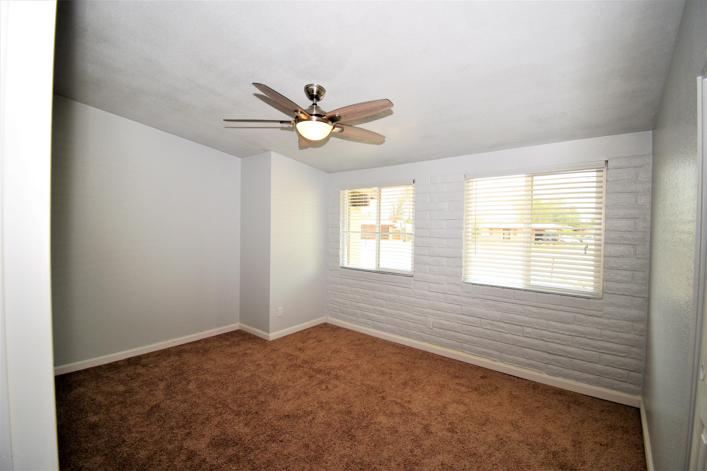 7433 N Stanton Place