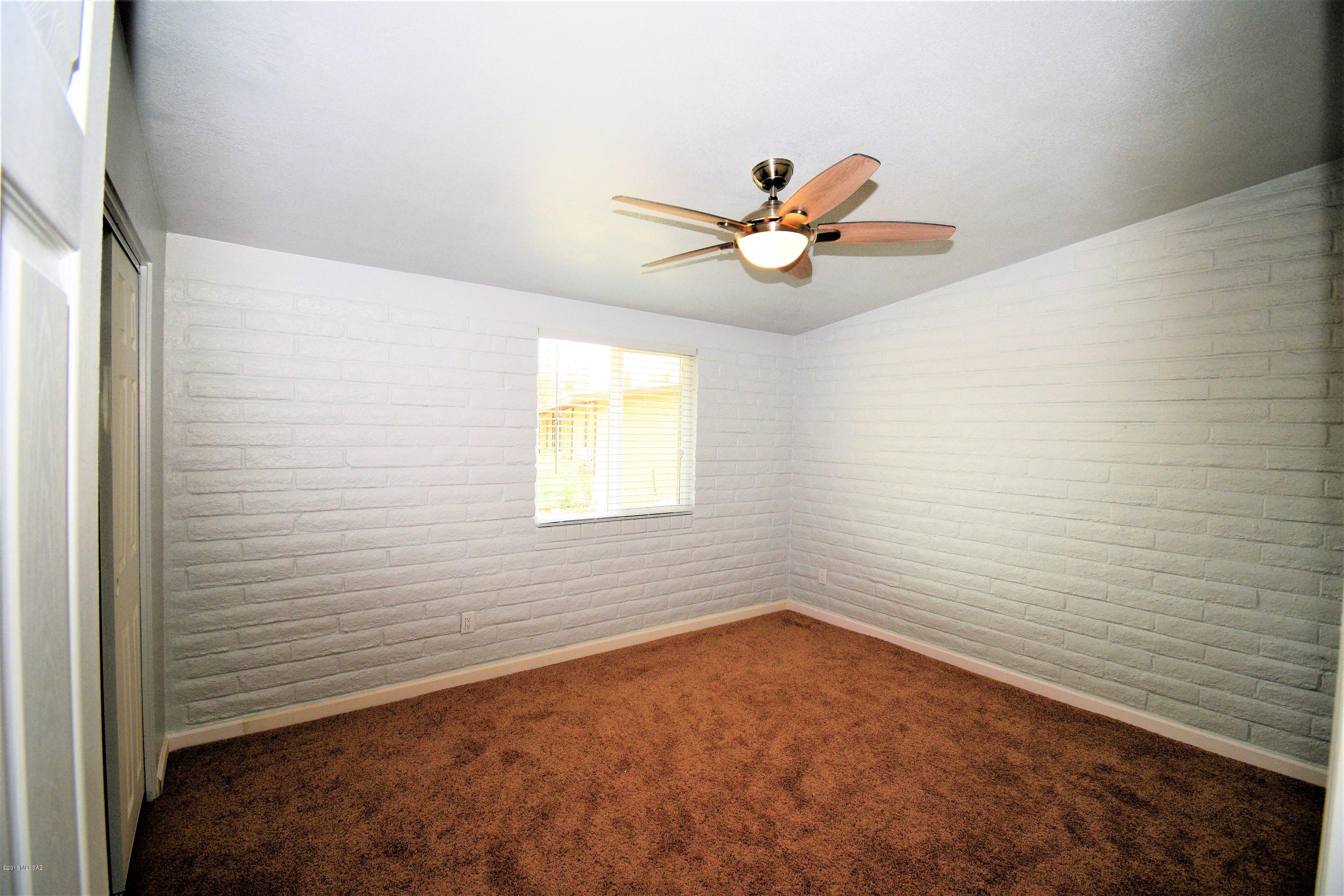 7433 N Stanton Place