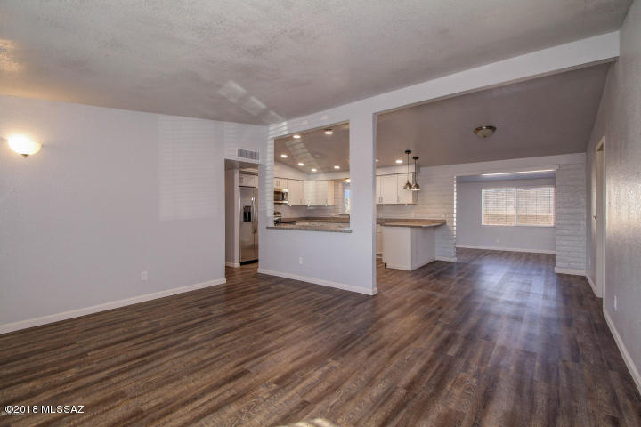 7433 N Stanton Place