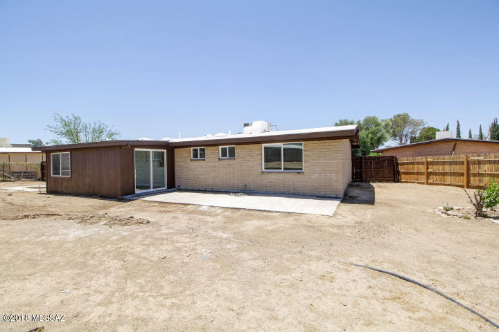 7433 N Stanton Place