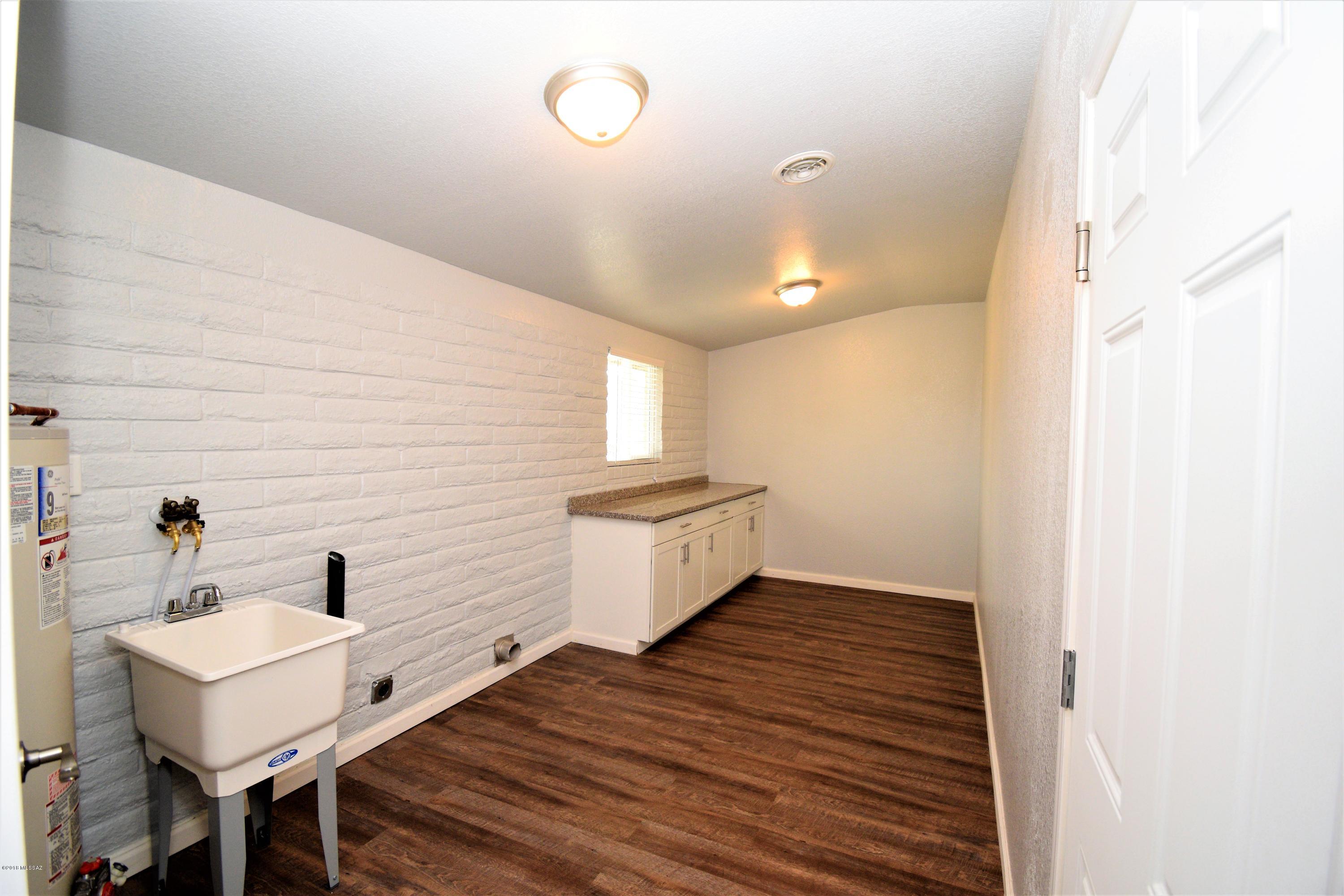 7433 N Stanton Place