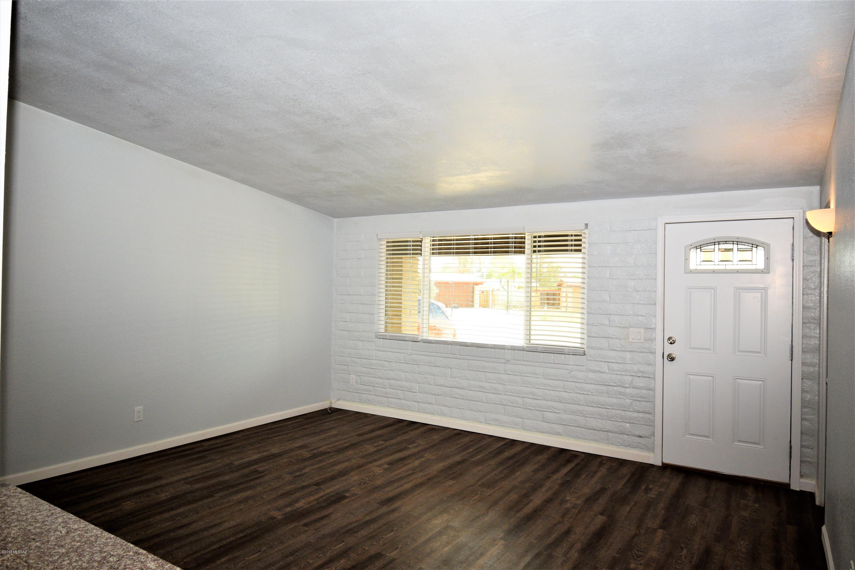 7433 N Stanton Place