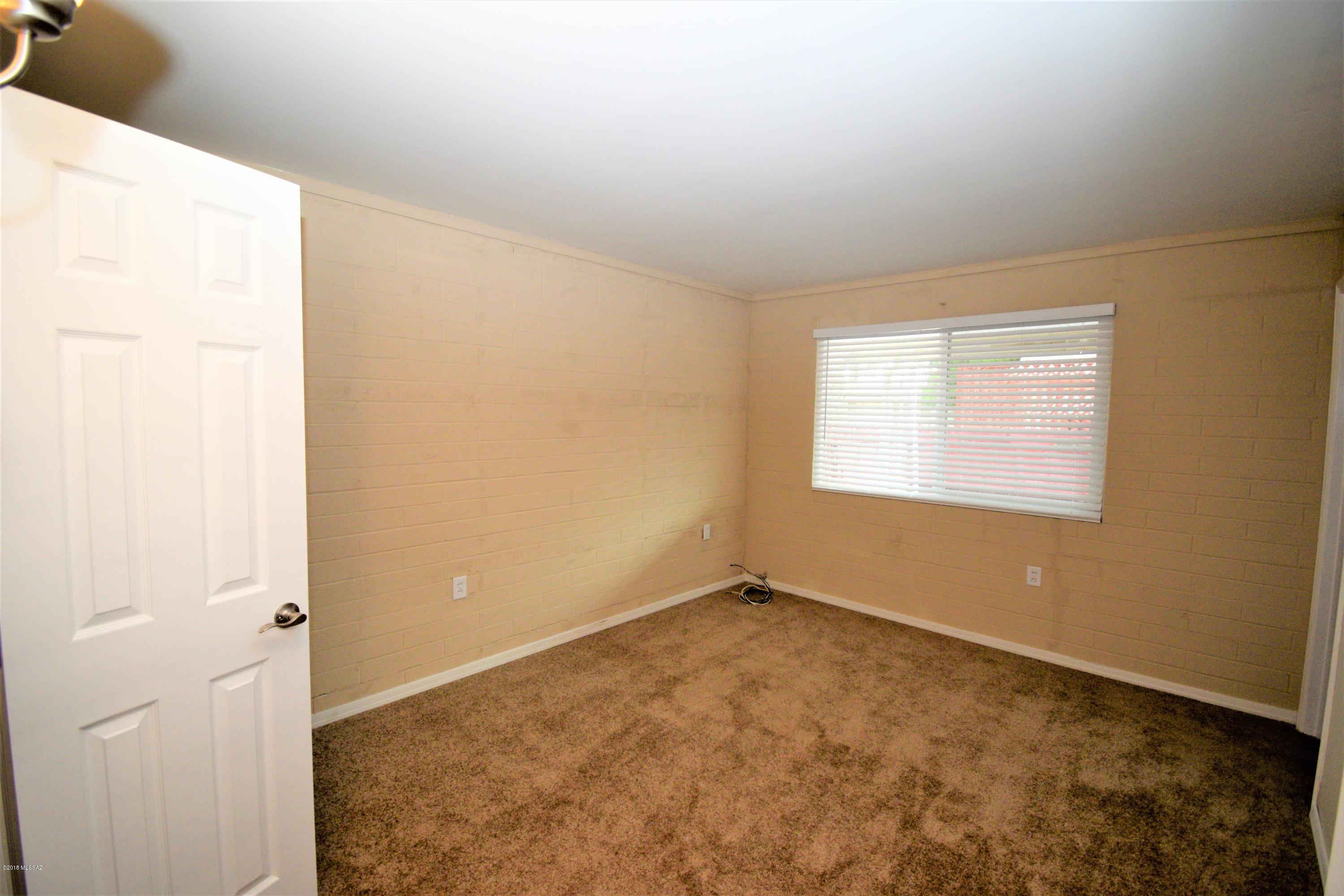 382 N Silverbell Road