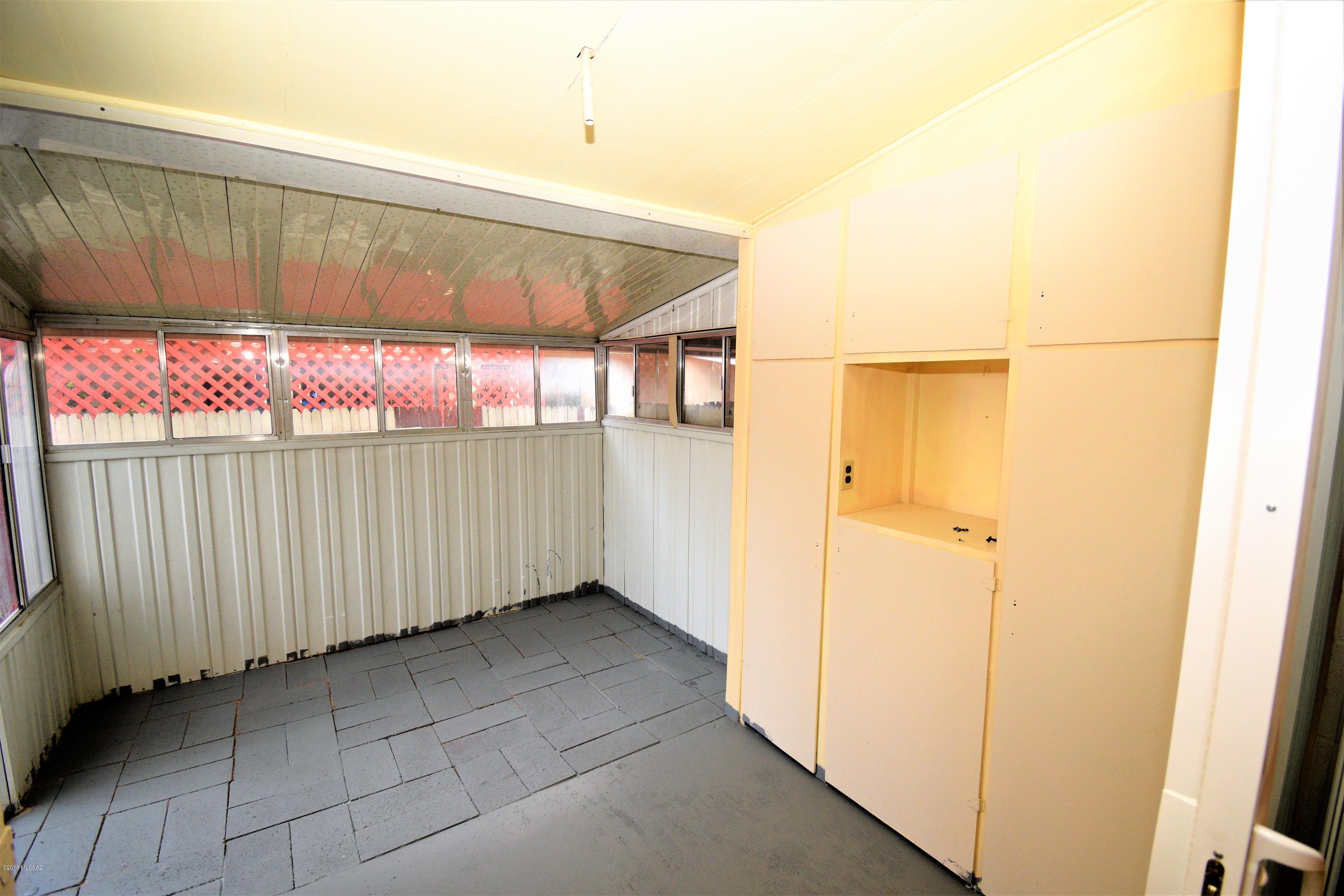 382 N Silverbell Road