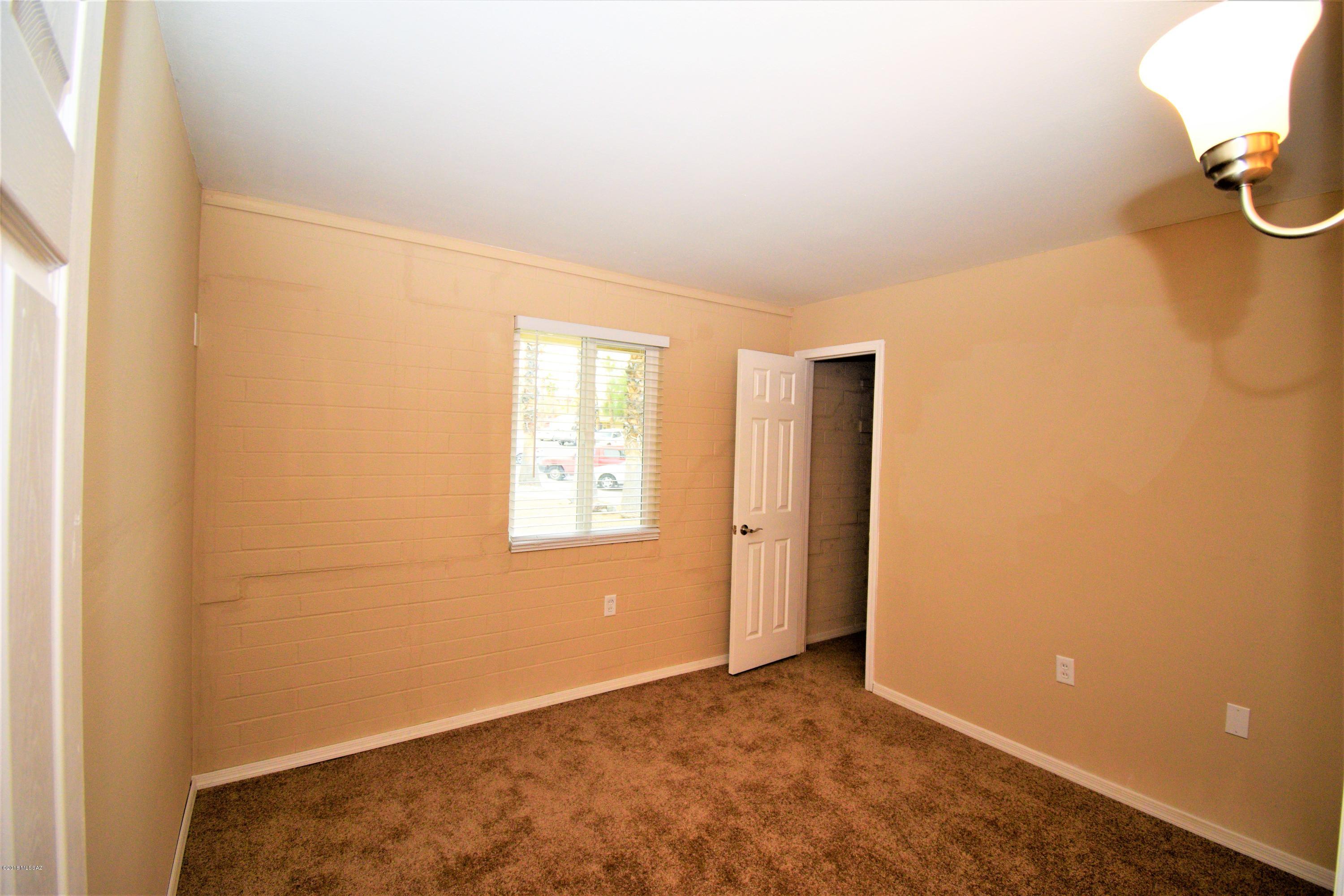 382 N Silverbell Road