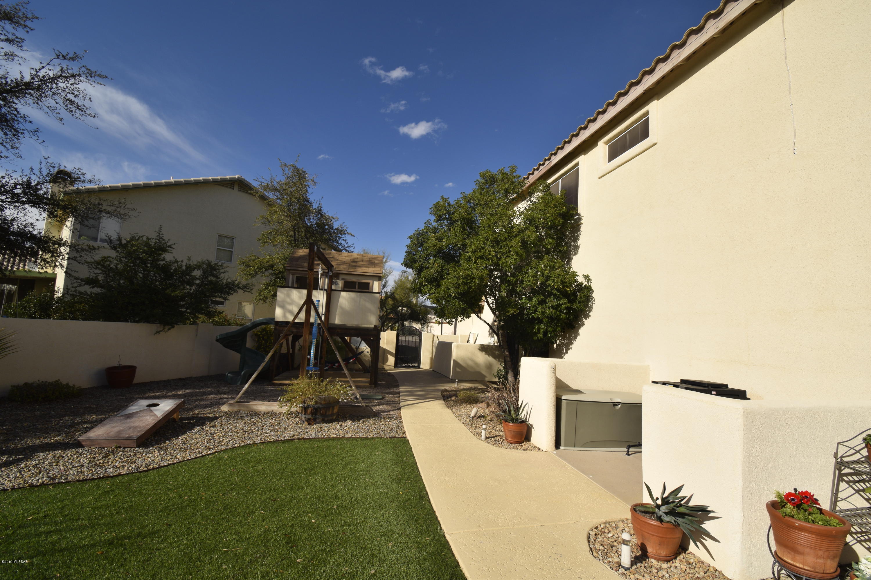 95 W Blackstone Road