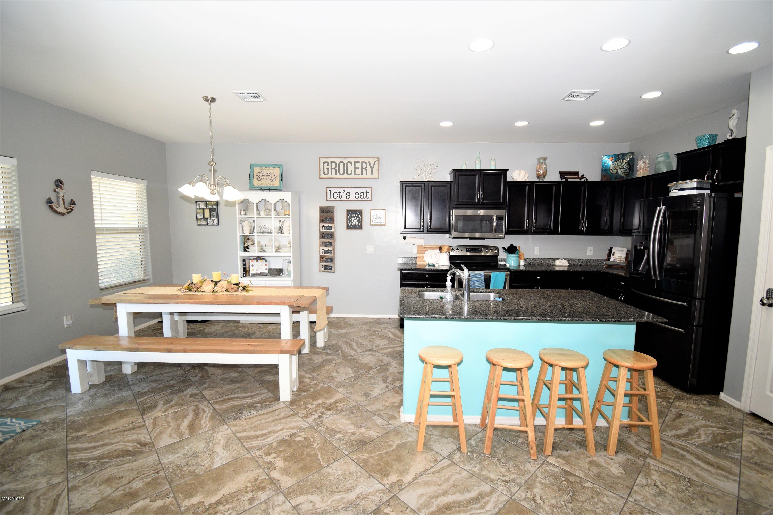 8771 N Mugho Pine Trail