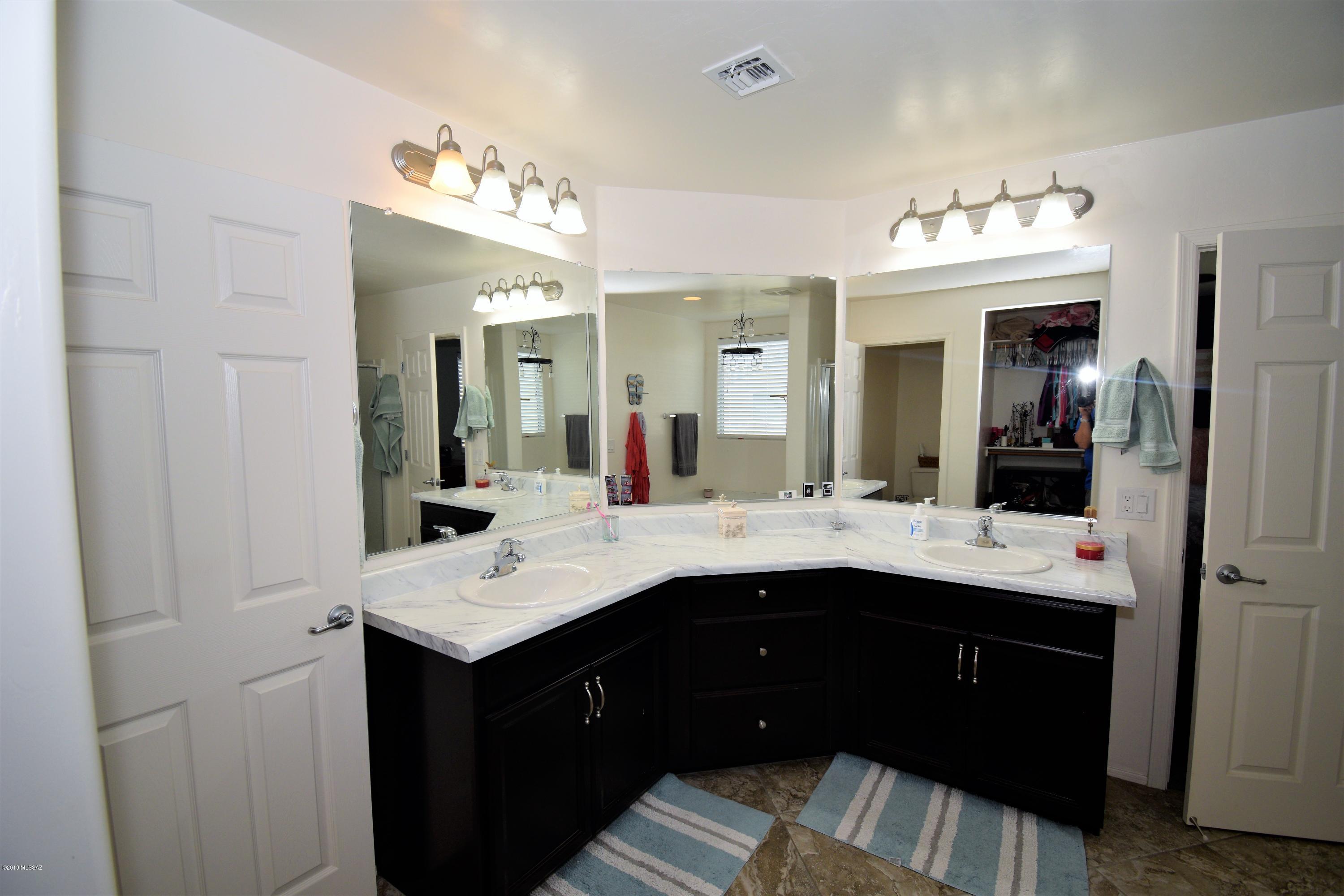 8771 N Mugho Pine Trail