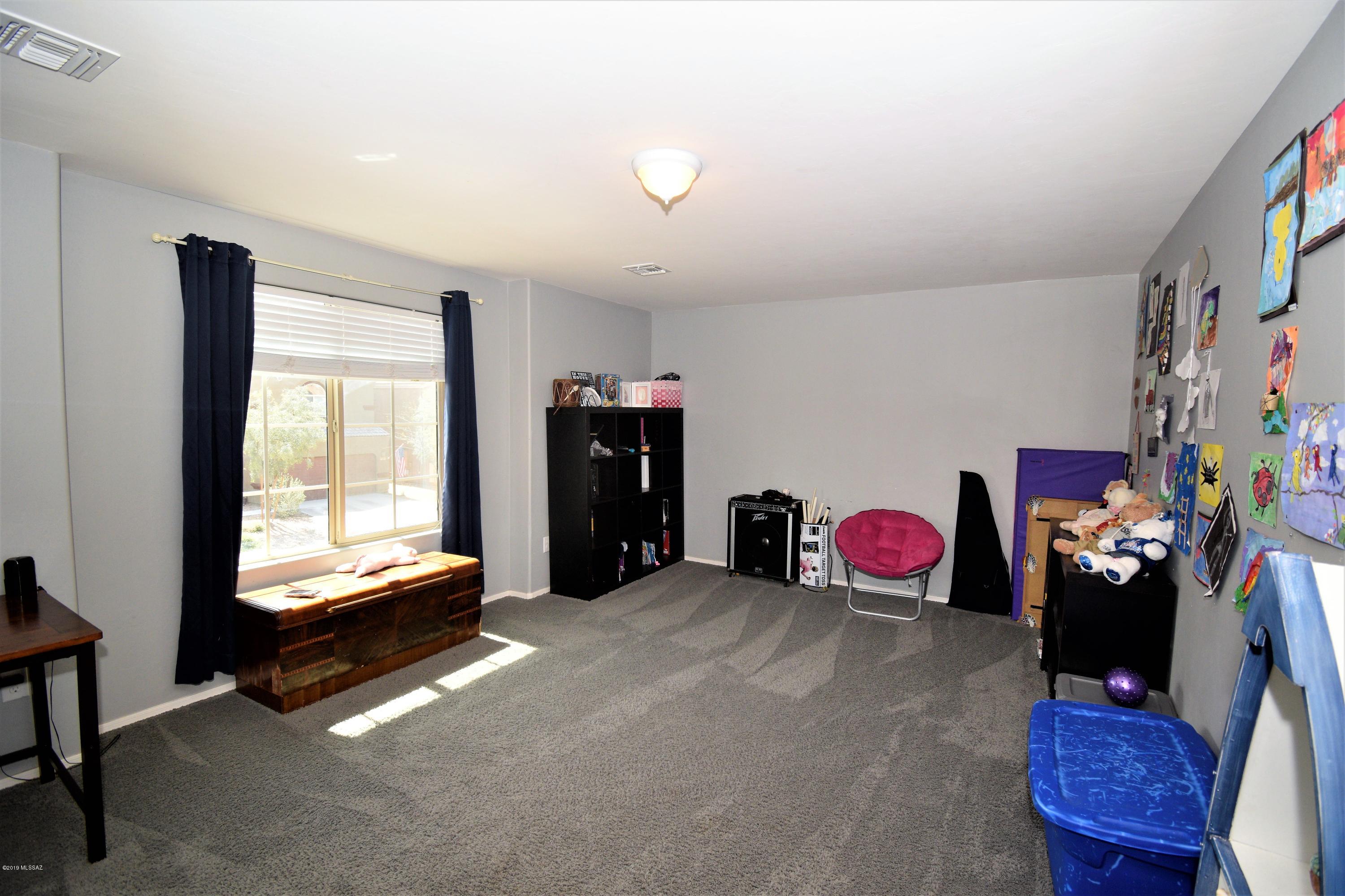 8771 N Mugho Pine Trail