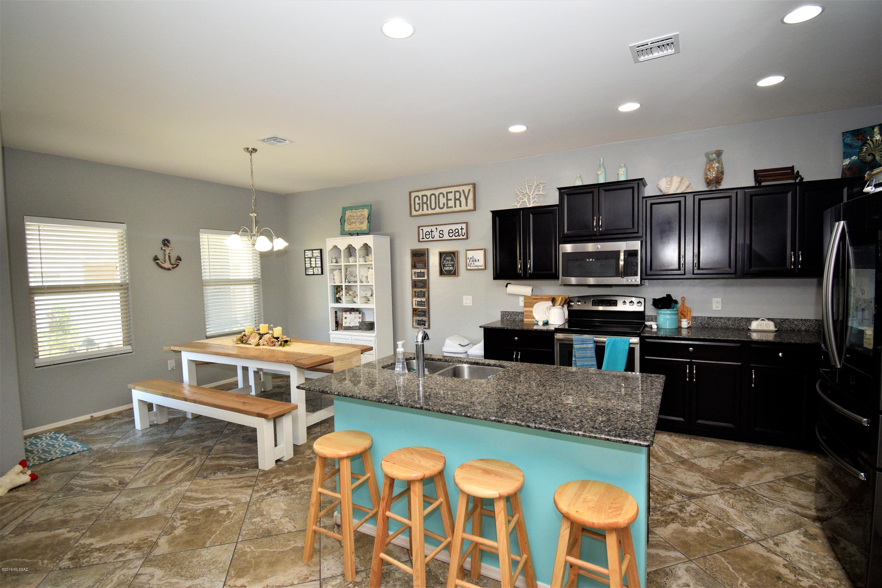 8771 N Mugho Pine Trail