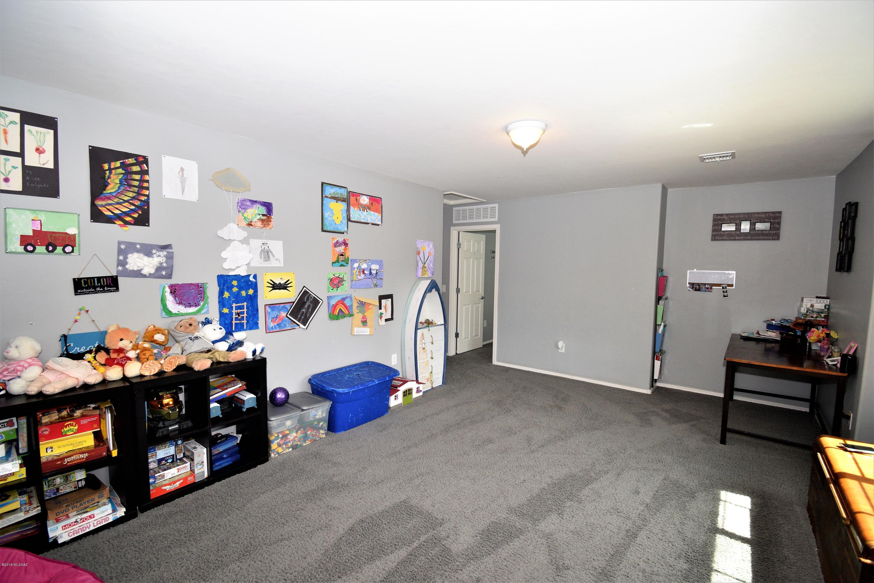 8771 N Mugho Pine Trail