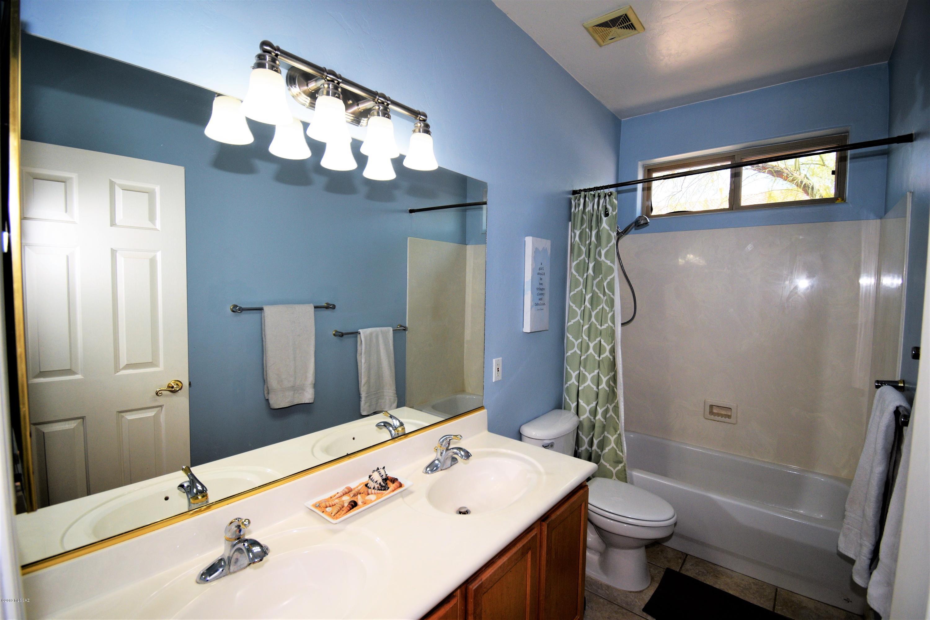 3648 N Trilby Wash Court