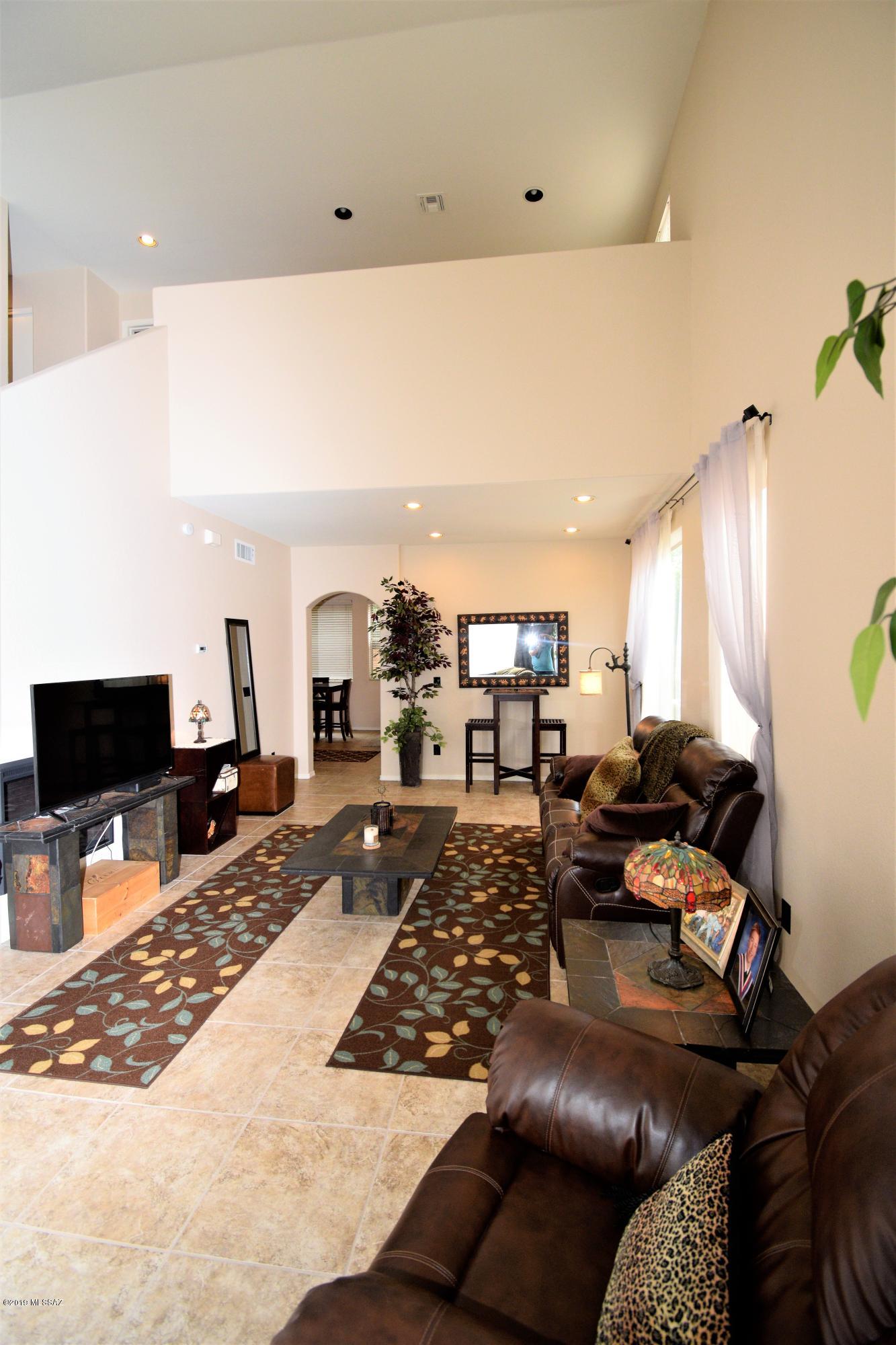 5259 E Calle Vista De Colores