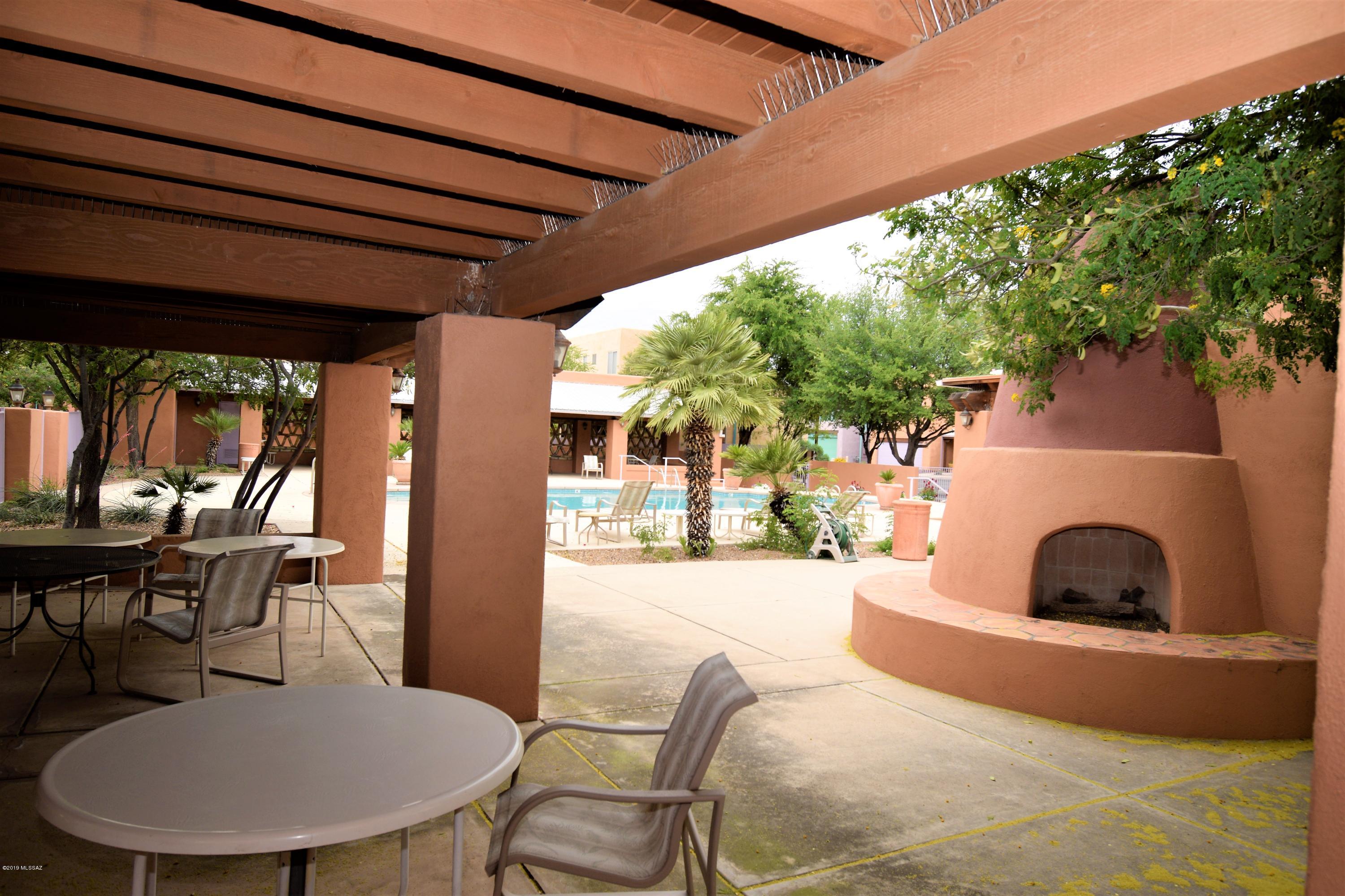 5259 E Calle Vista De Colores