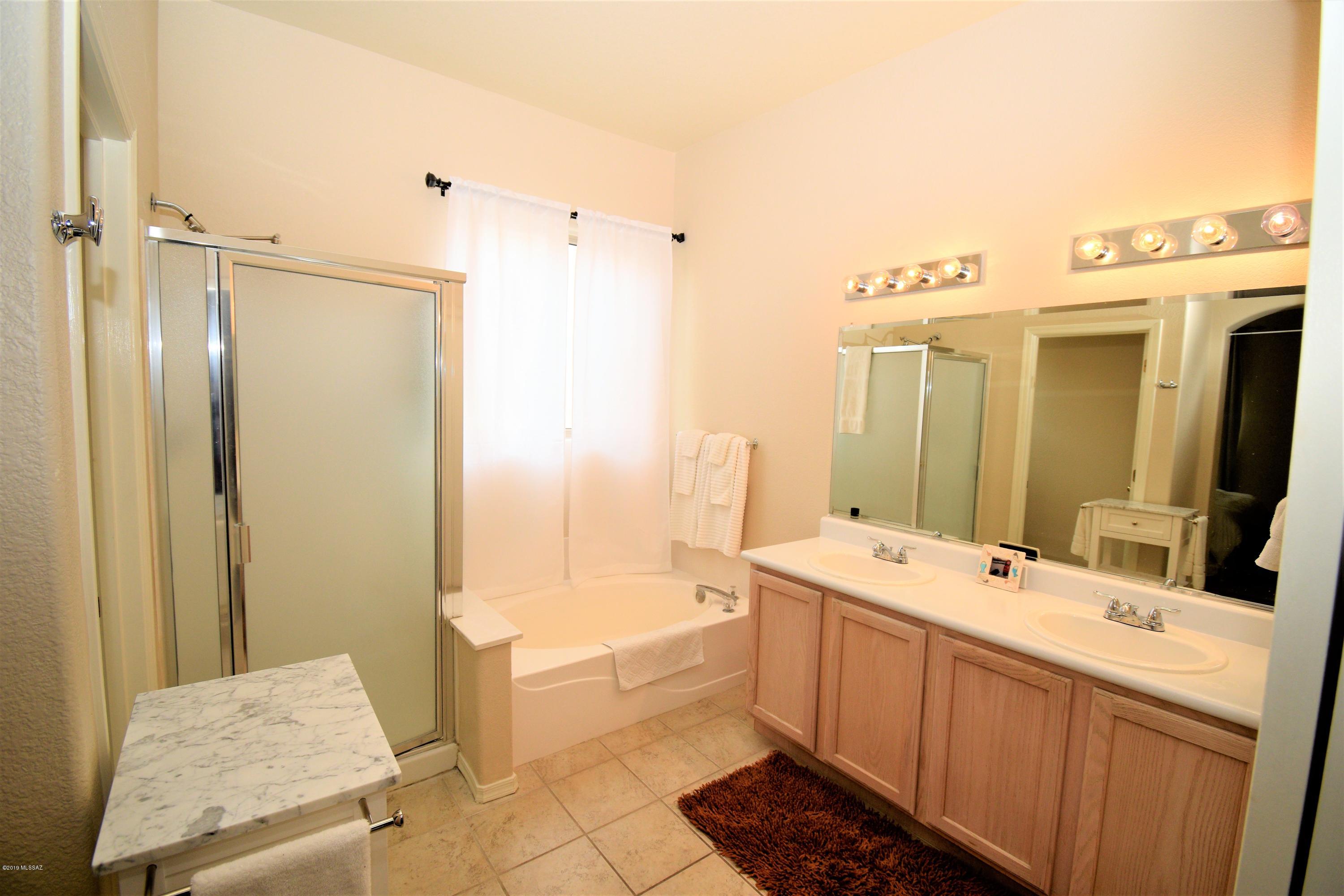 5259 E Calle Vista De Colores