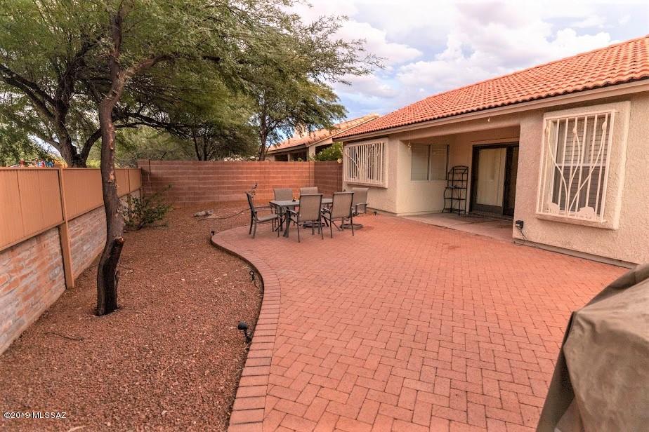 1339 E Mountain Place