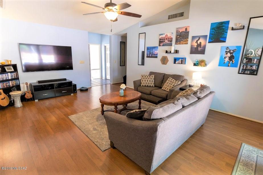 1339 E Mountain Place