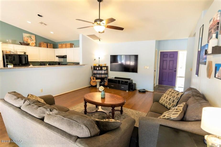 1339 E Mountain Place