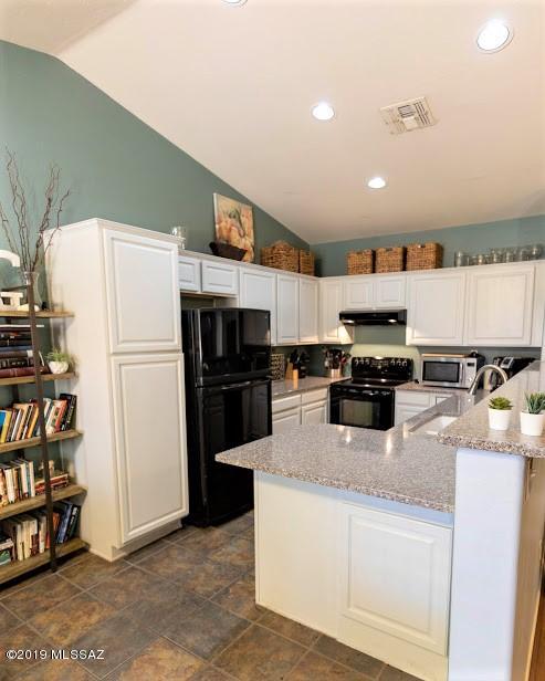 1339 E Mountain Place