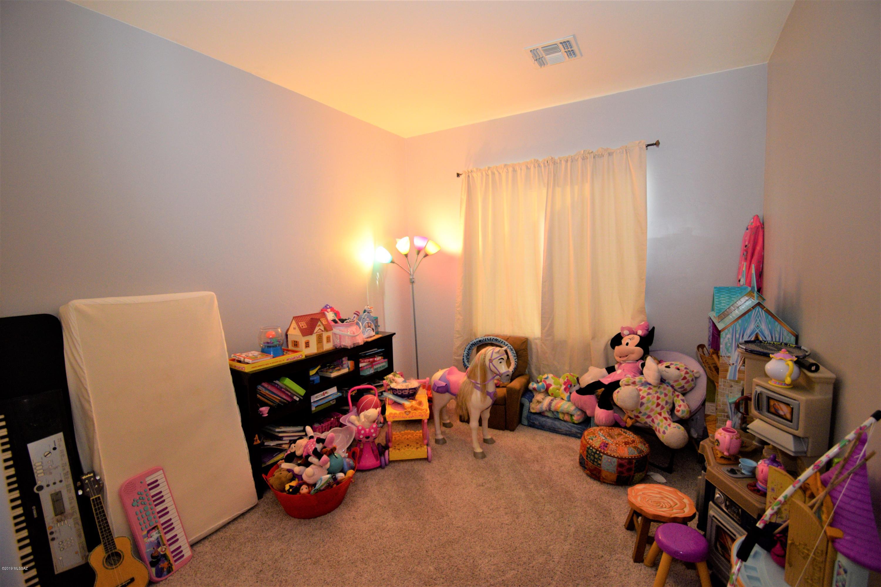 11038 W Willow Field Drive