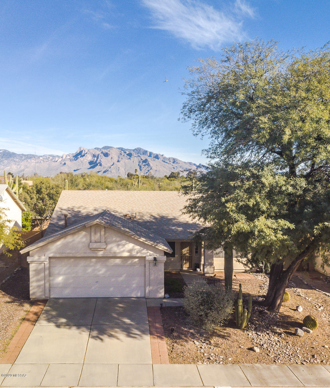 8936 N Bottlebush Lane