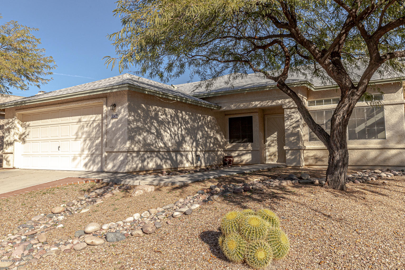 8936 N Bottlebush Lane