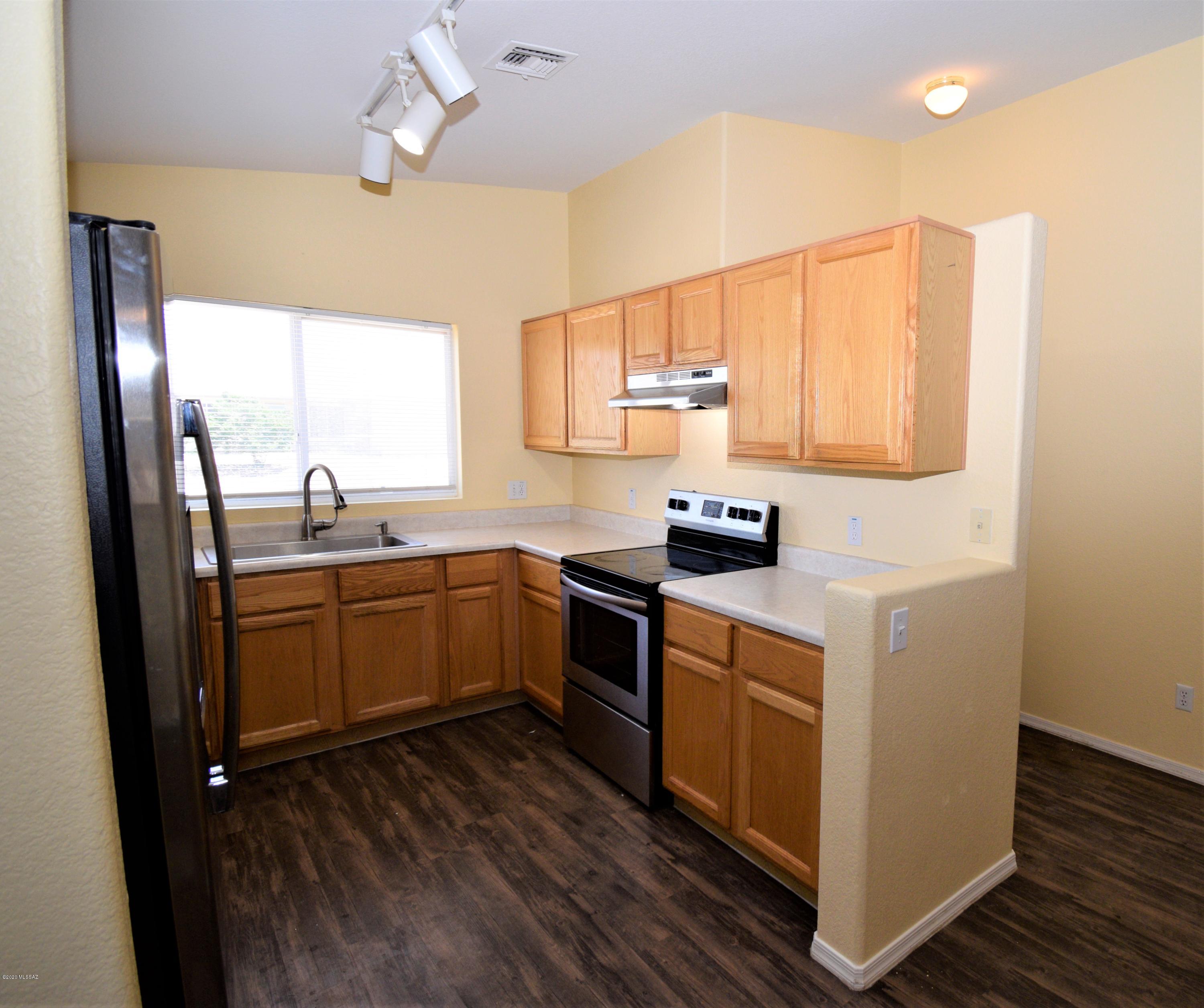 8987 E McMurray Place