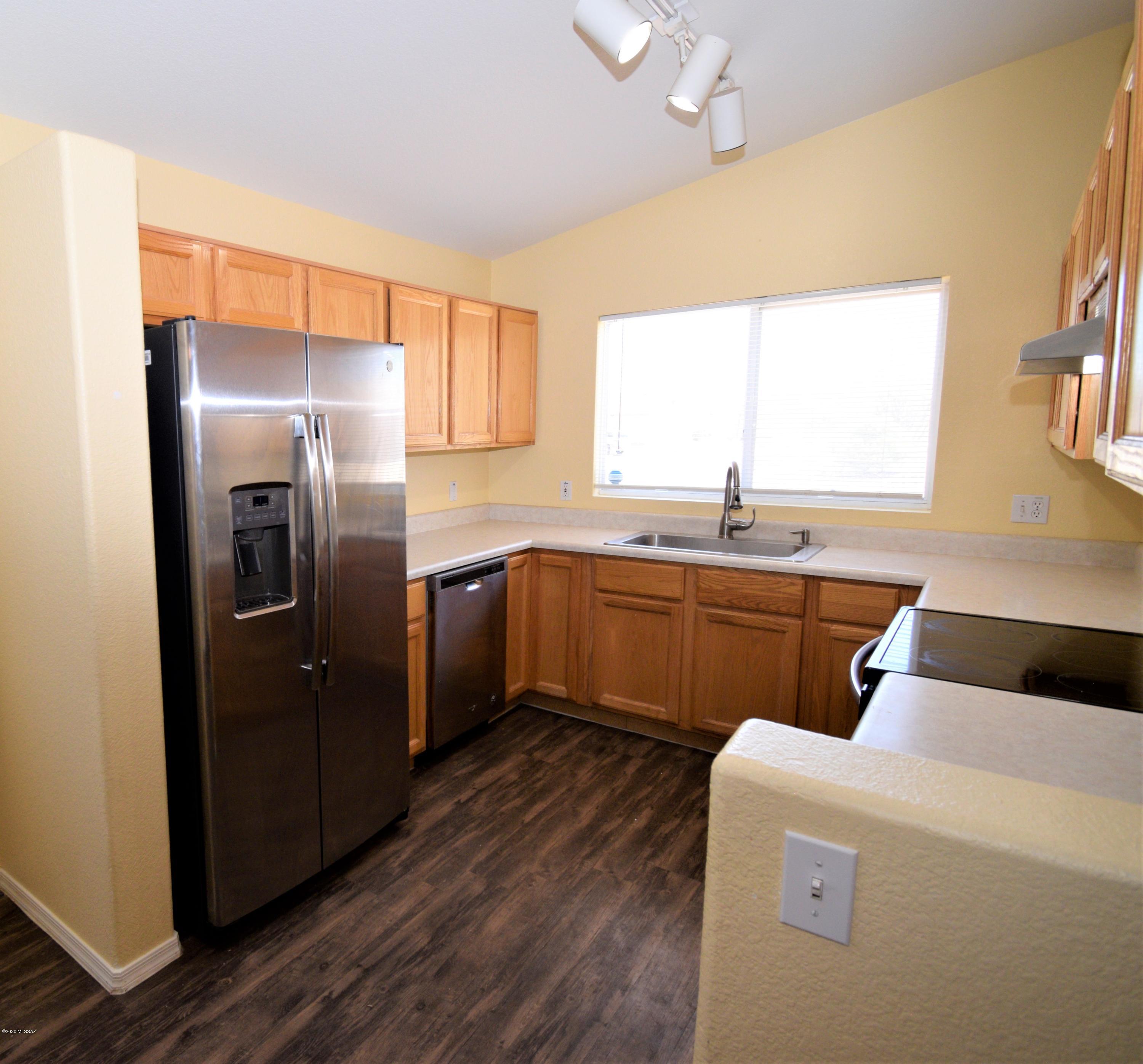 8987 E McMurray Place