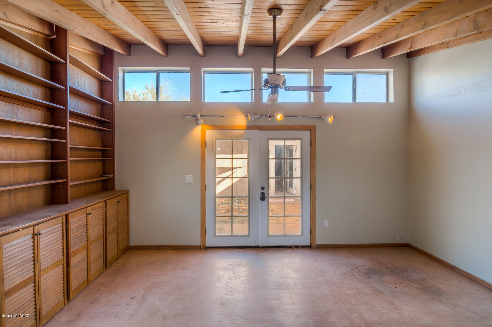 6741 N Montrose Drive