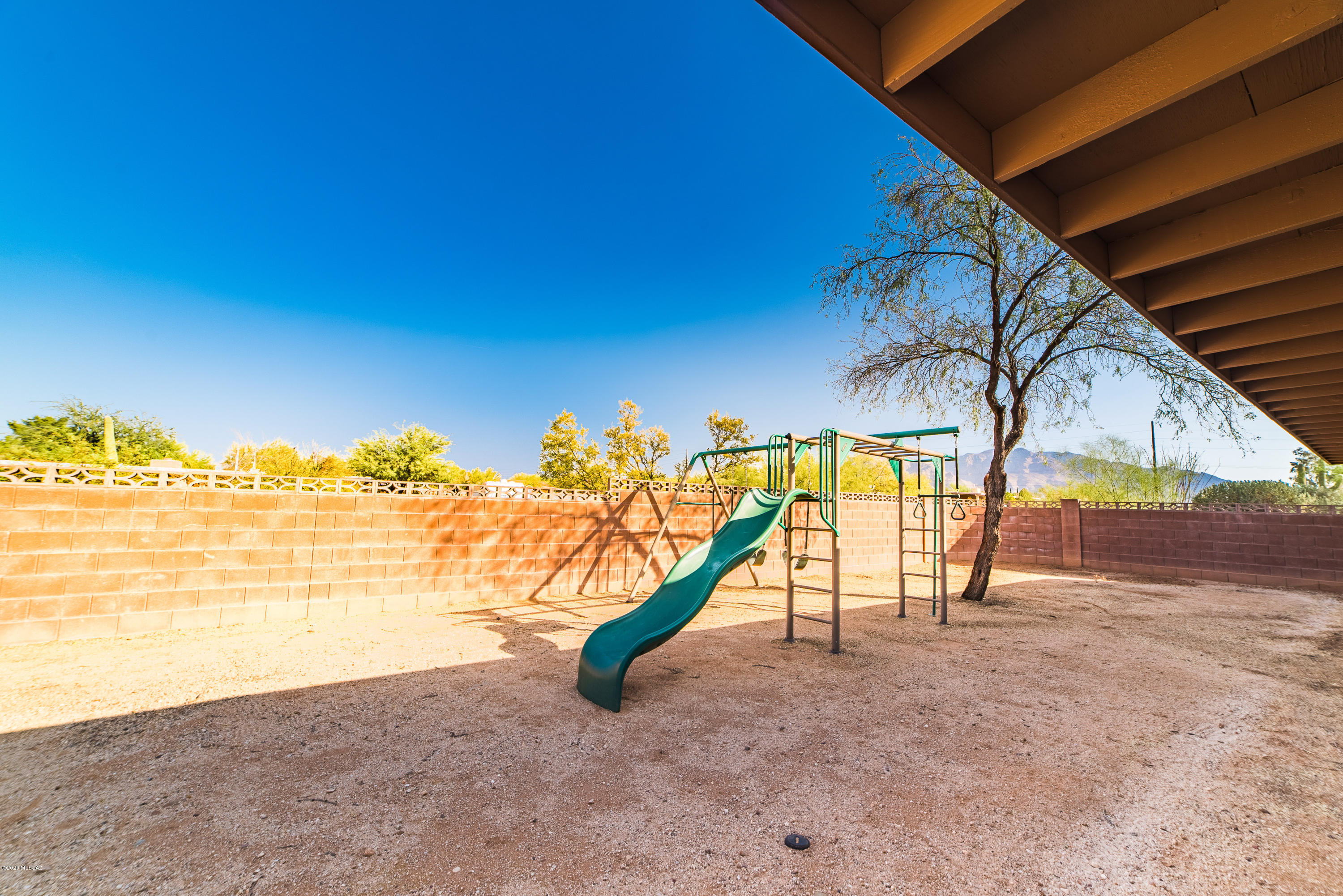 6741 N Montrose Drive