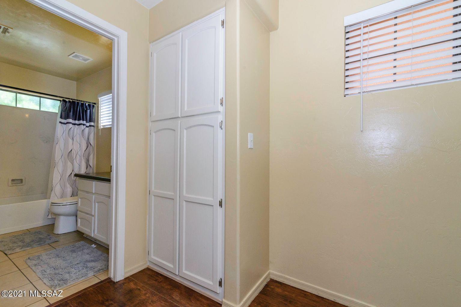 1719 W Calle Del Querido